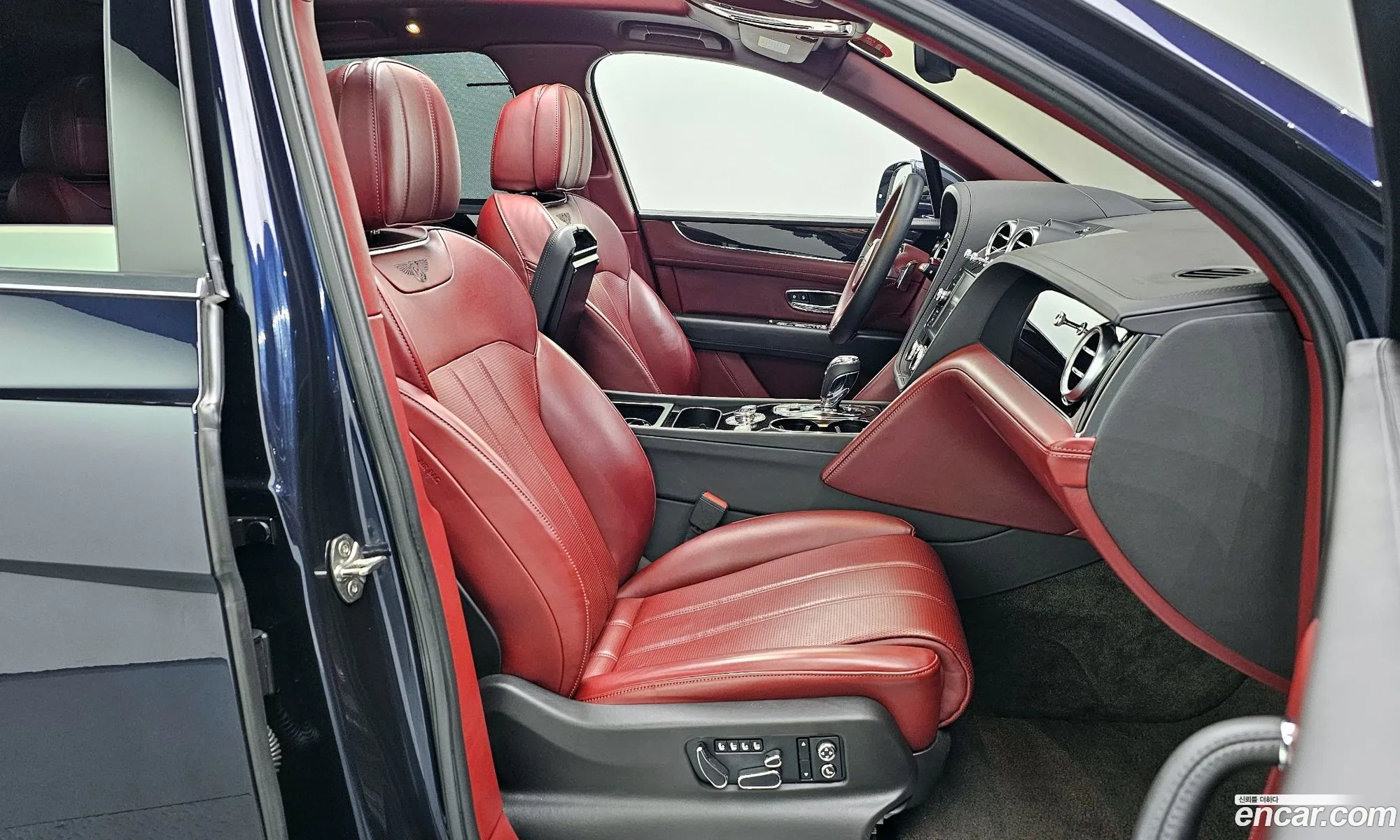 Bentley Bentayga 2020 SJAAM14V6LC031651 — 13