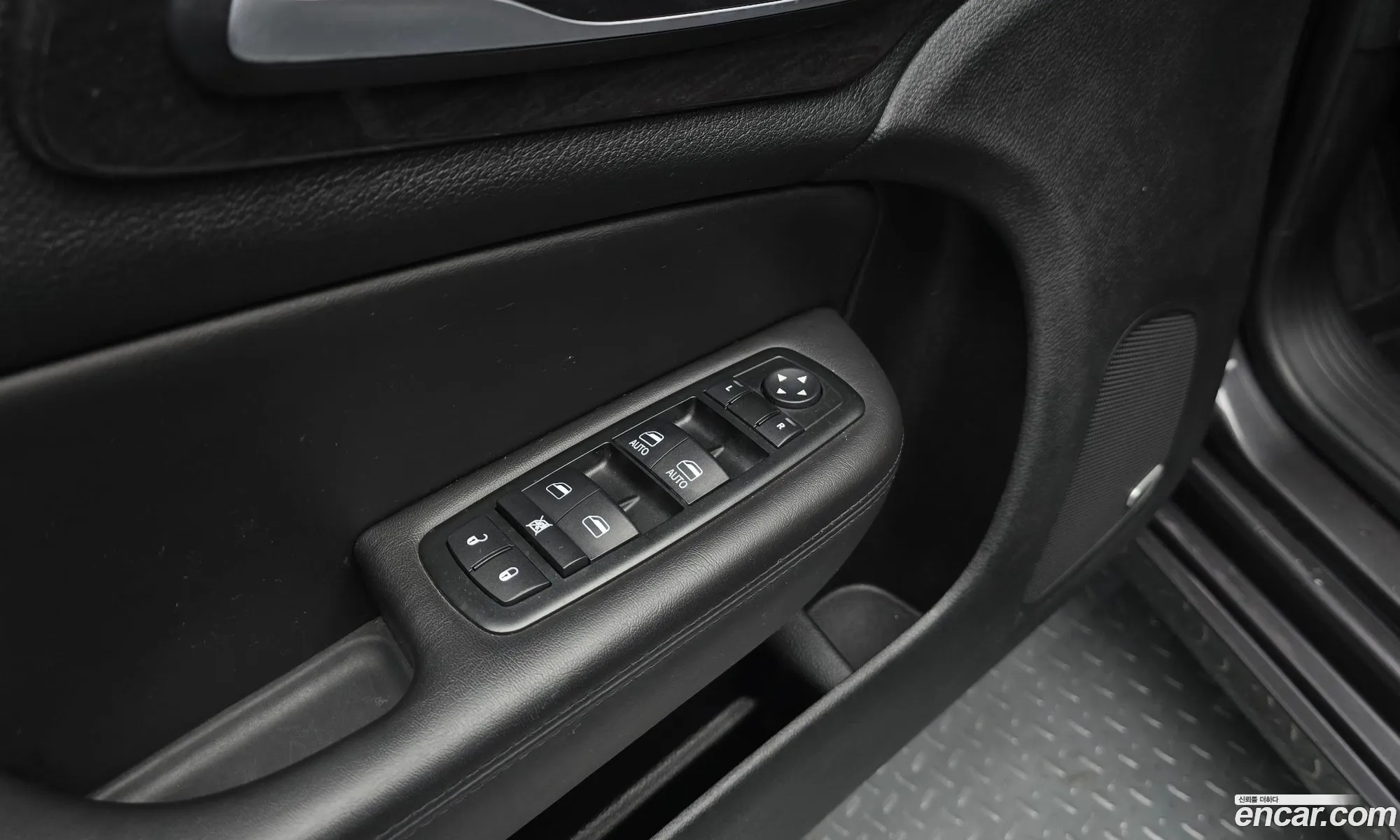 Chrysler 200 2015 1C3CCCCB3FN617637 — 15