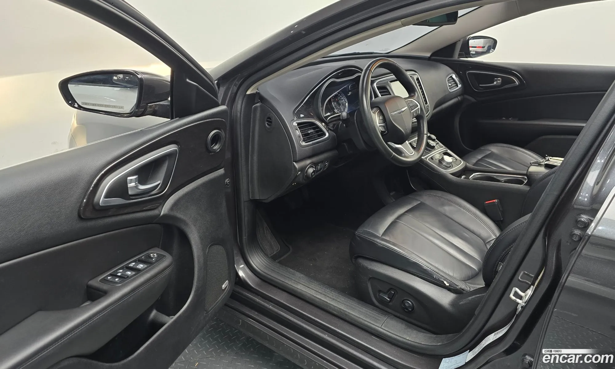 Chrysler 200 2015 1C3CCCCB3FN617637 — 8