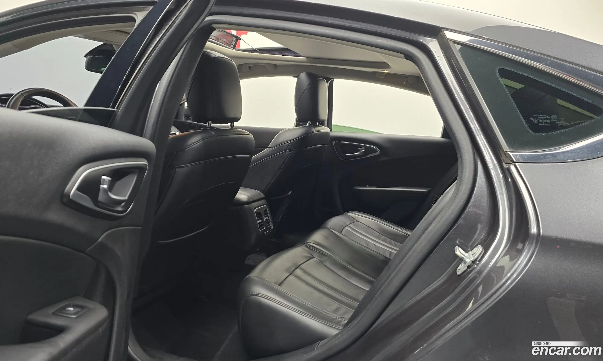 Chrysler 200