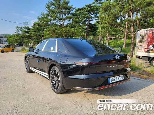 Hyundai Grandeur Hybrid 2023 — 14