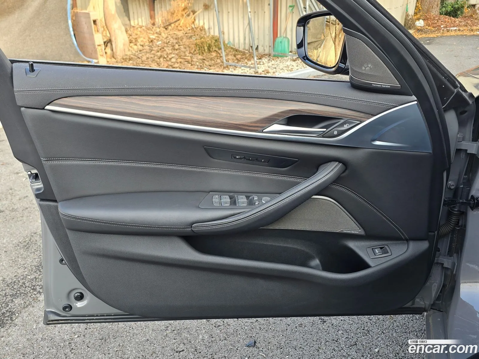 BMW 5 Series 2022 — 17