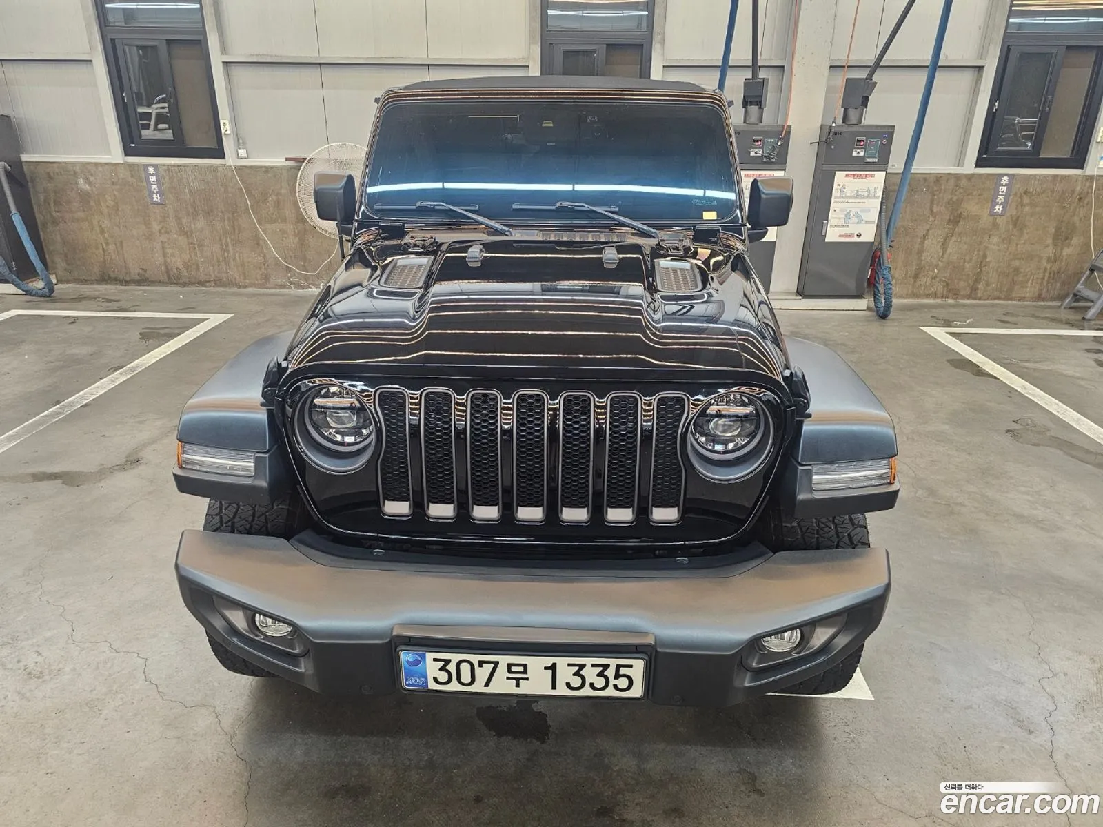 Jeep Wrangler 2023 — 14
