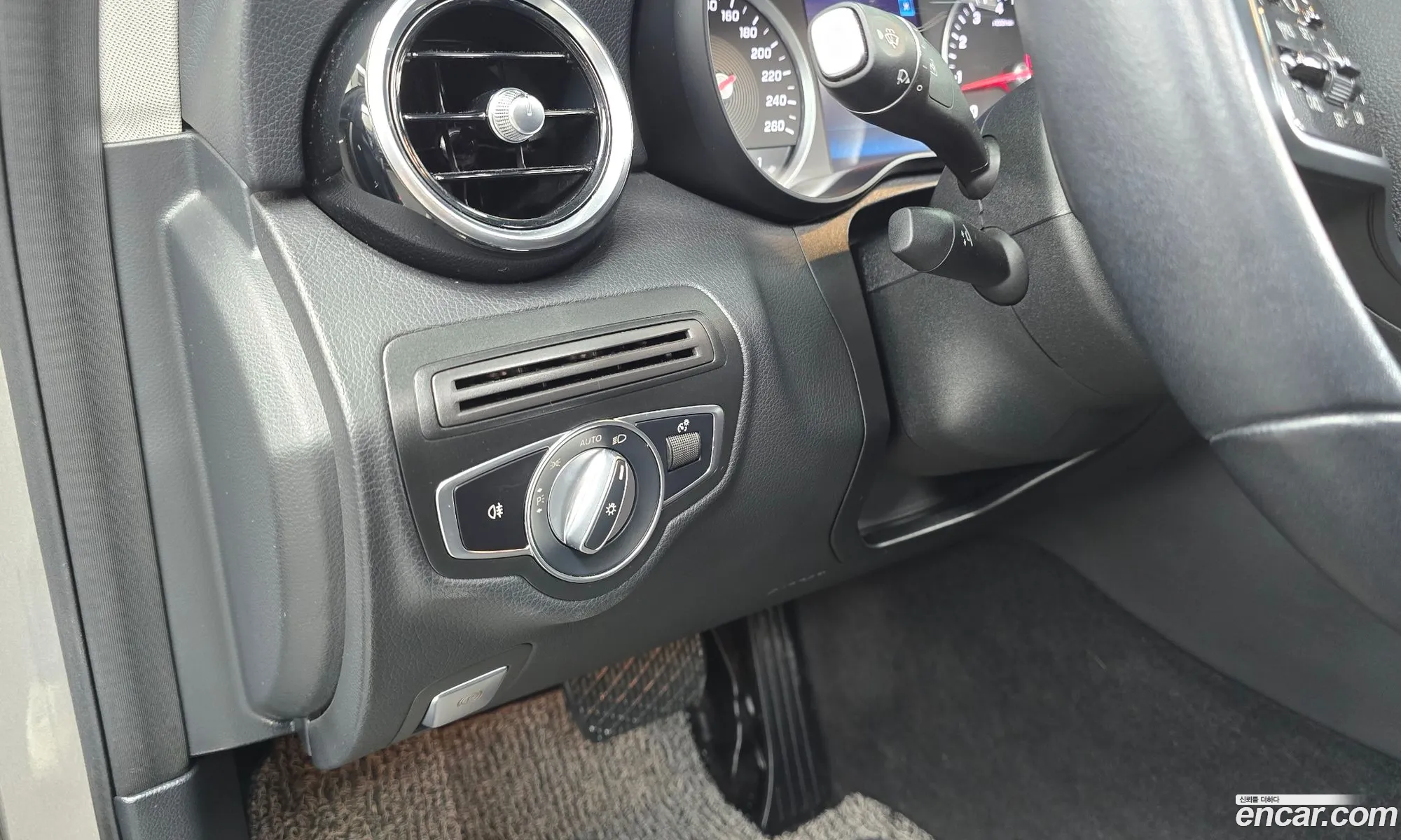 Mercedes-Benz C-Class W205 2020 — 12
