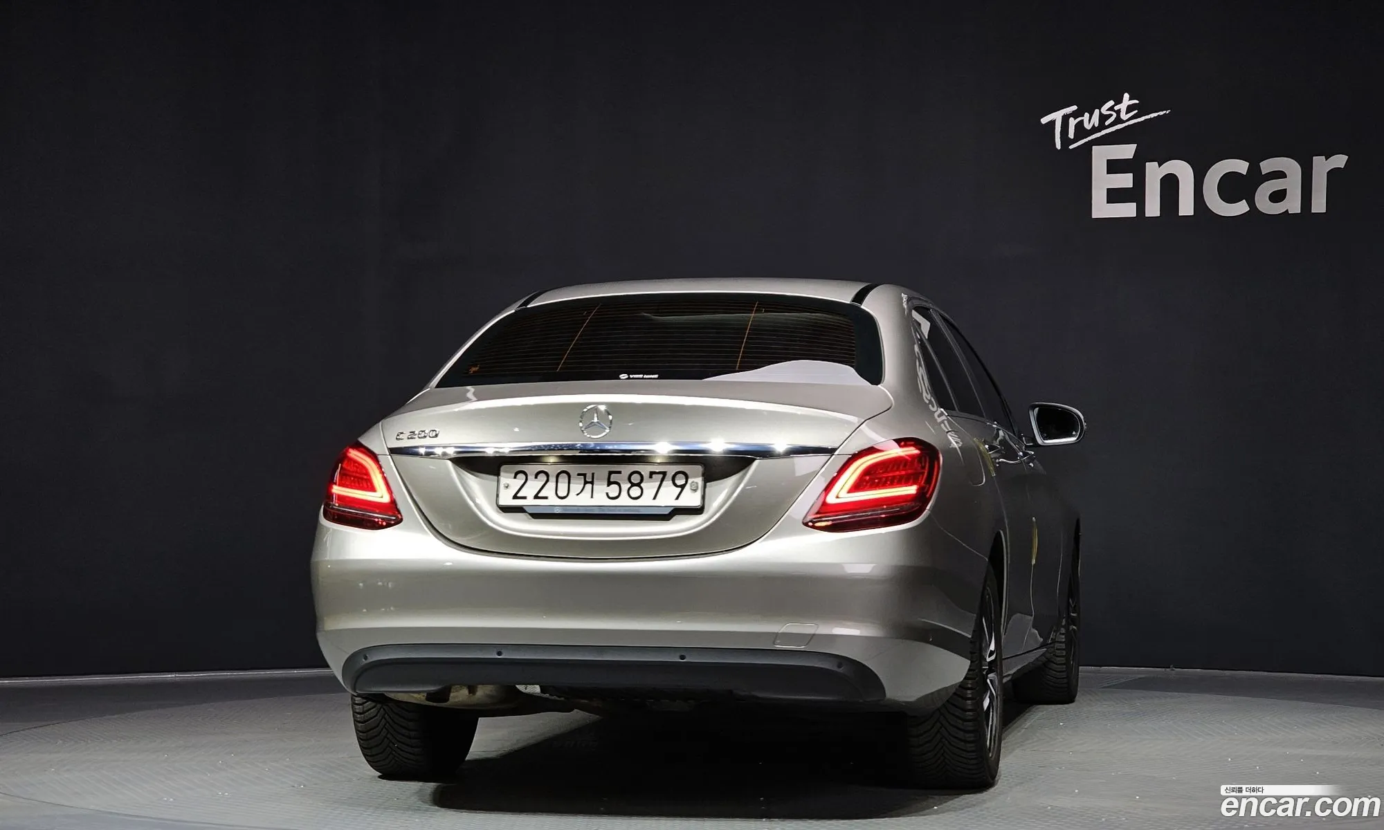 Mercedes-Benz C-Class W205 2020 — 19