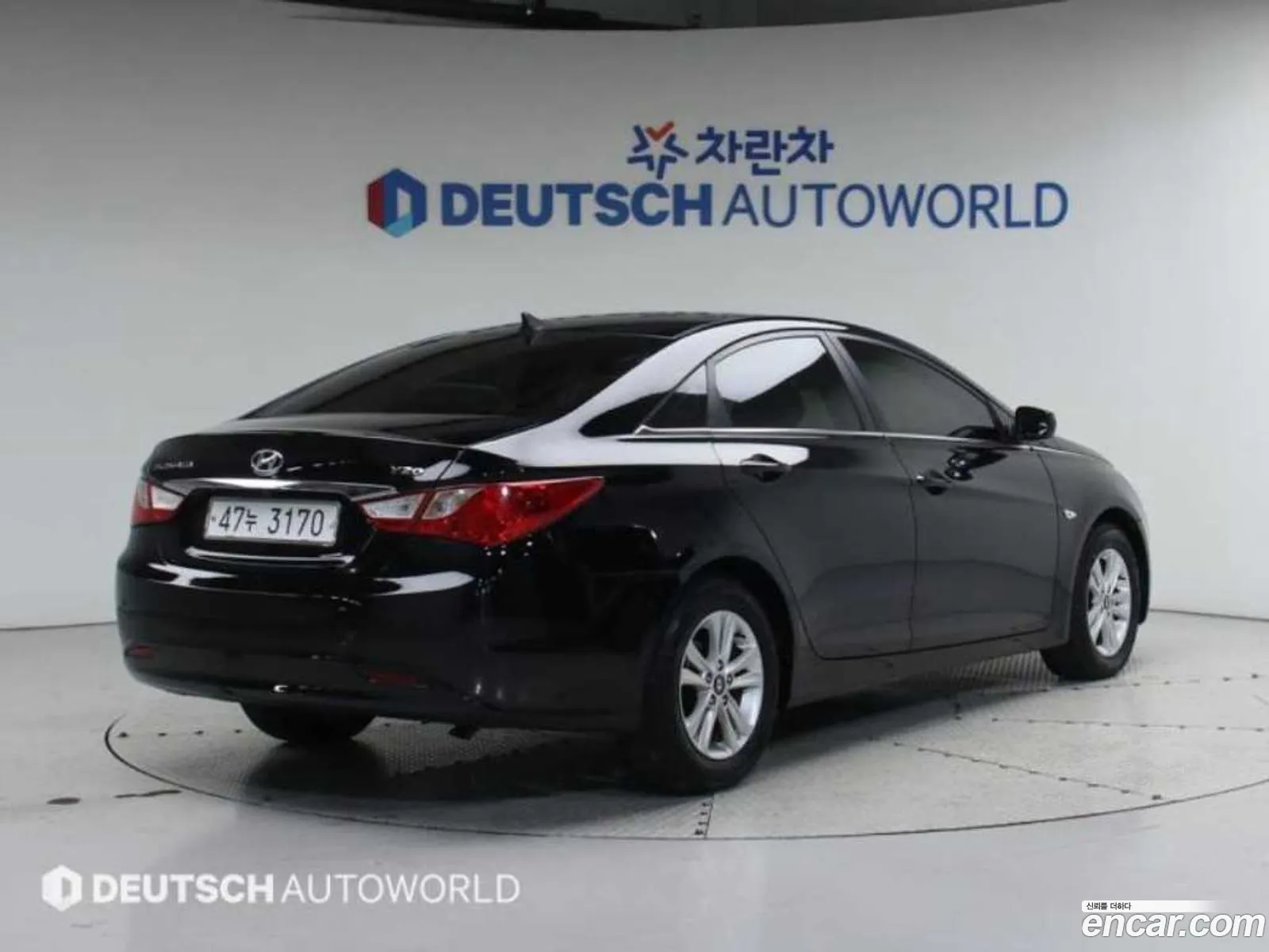 Hyundai YF Sonata 2009 — 17