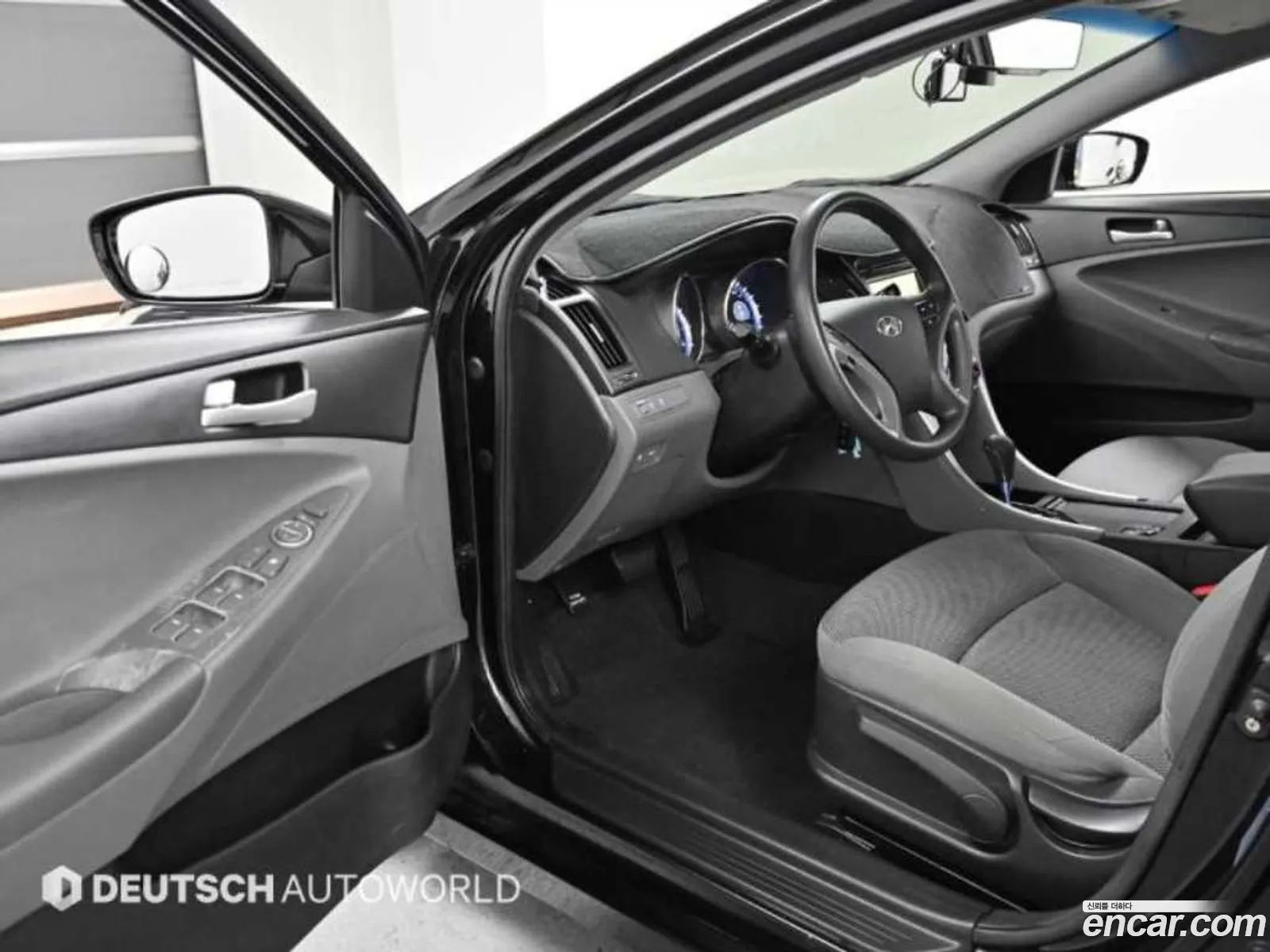 Hyundai YF Sonata 2009 — 9