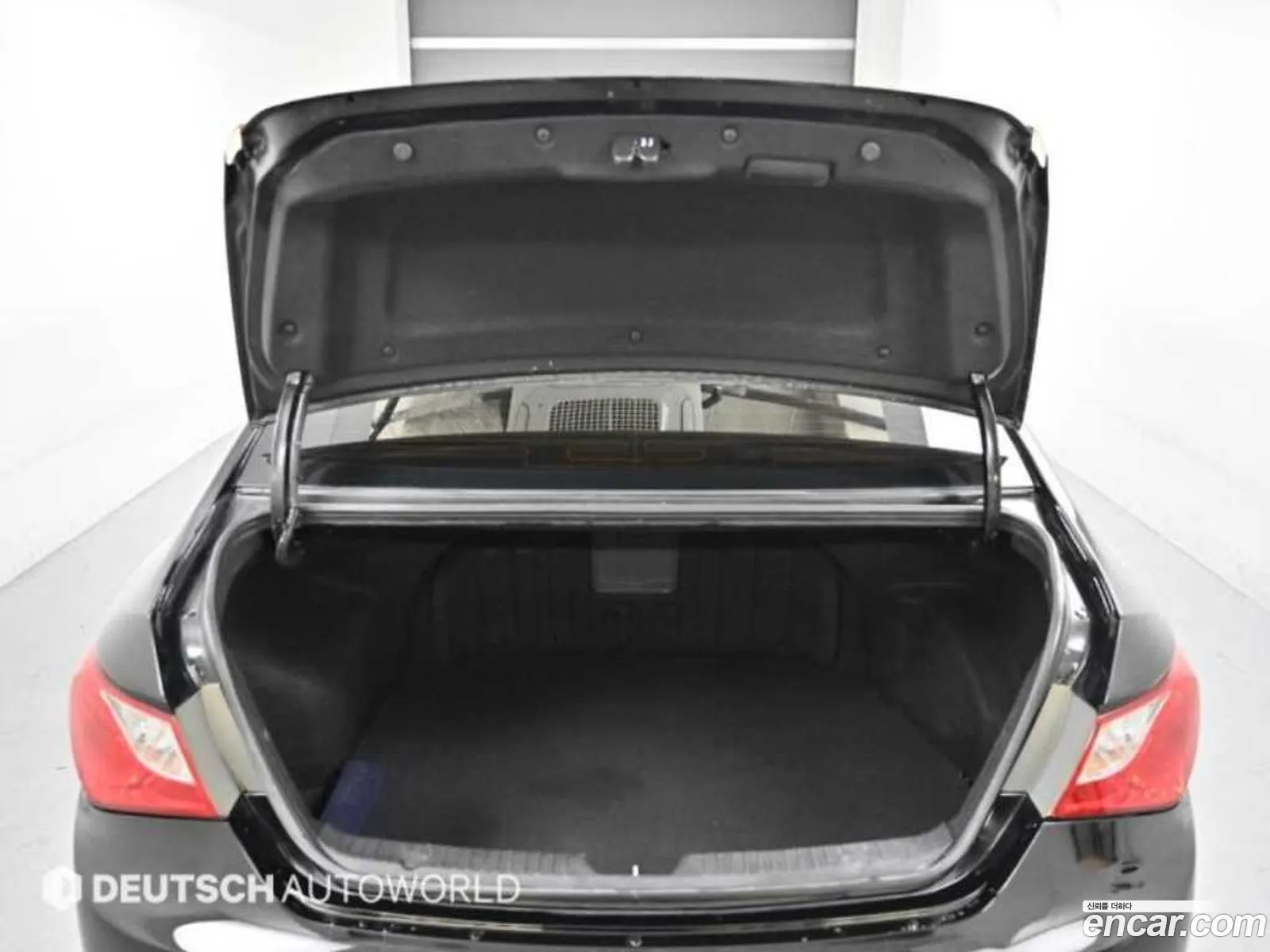 Hyundai YF Sonata 2009 — 4