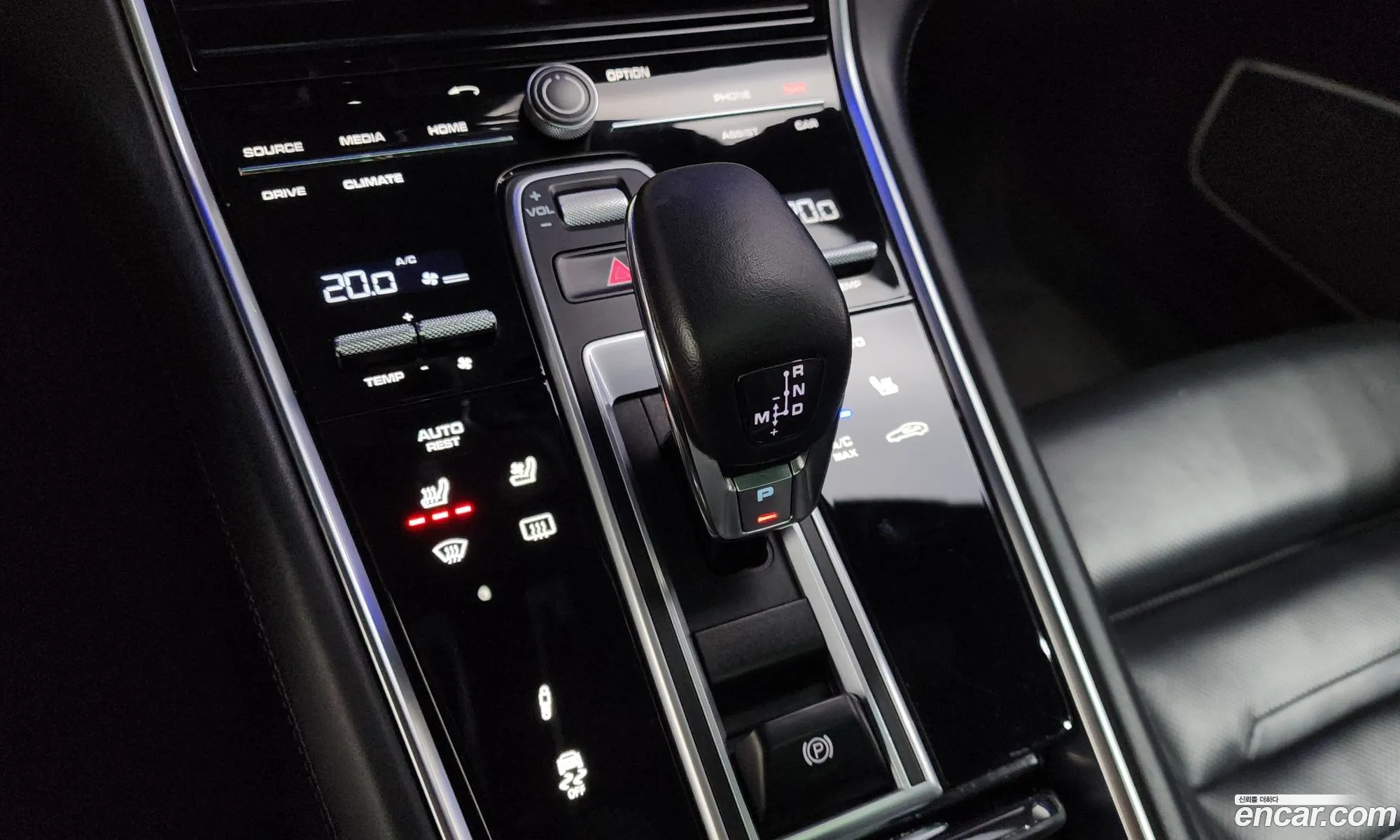 Porsche Panamera 2017 WP0AB297111111111 — 17
