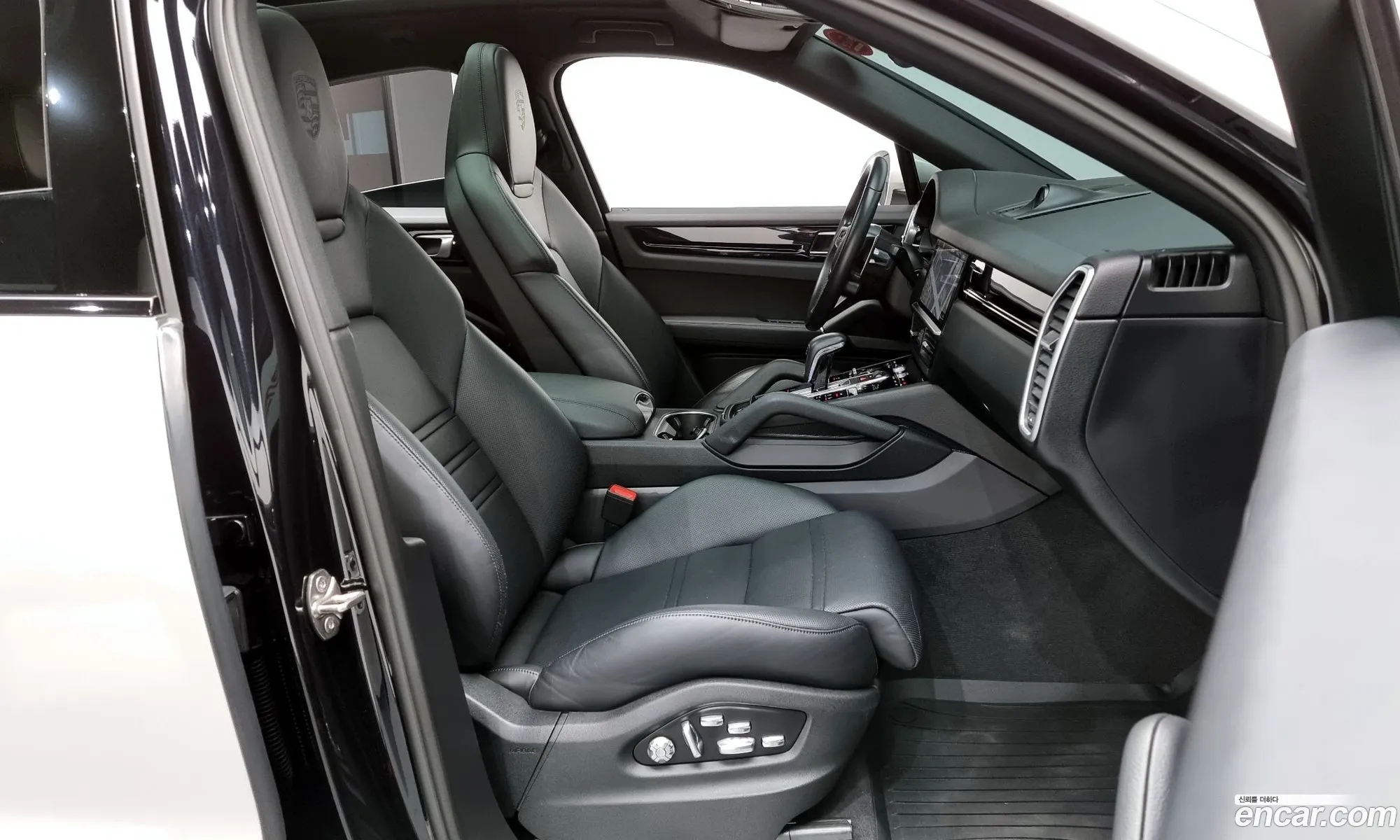 Porsche Cayenne 2020 WP1BA29Y8LDA67158 — 2