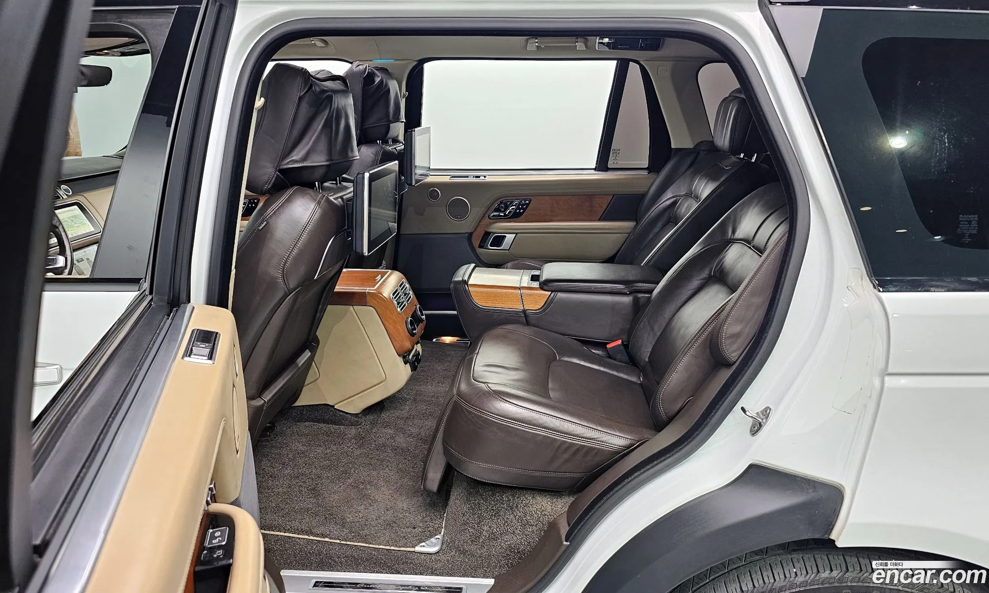 Land Rover Range Rover 2018 SALGA3BJ2JA510714 — 4
