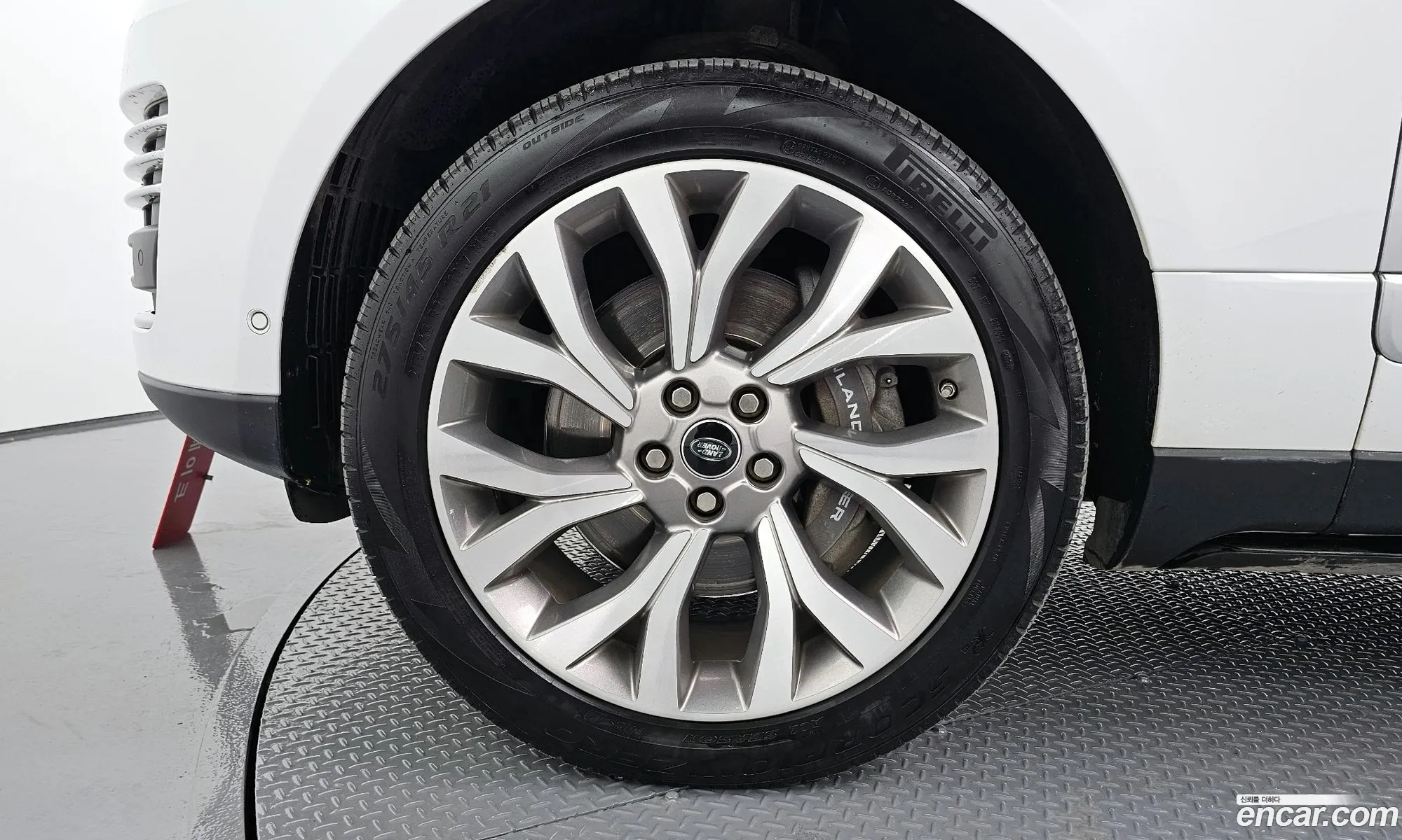 Land Rover Range Rover 2018 SALGA3BJ2JA510714 — 15