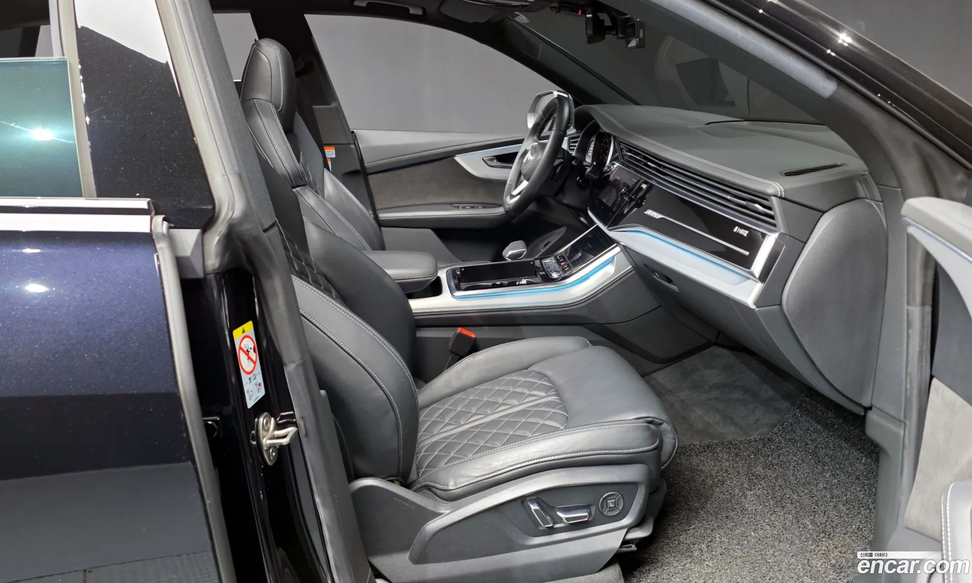 Audi Q8 2021 WAUZZZF11MD041279 — 4