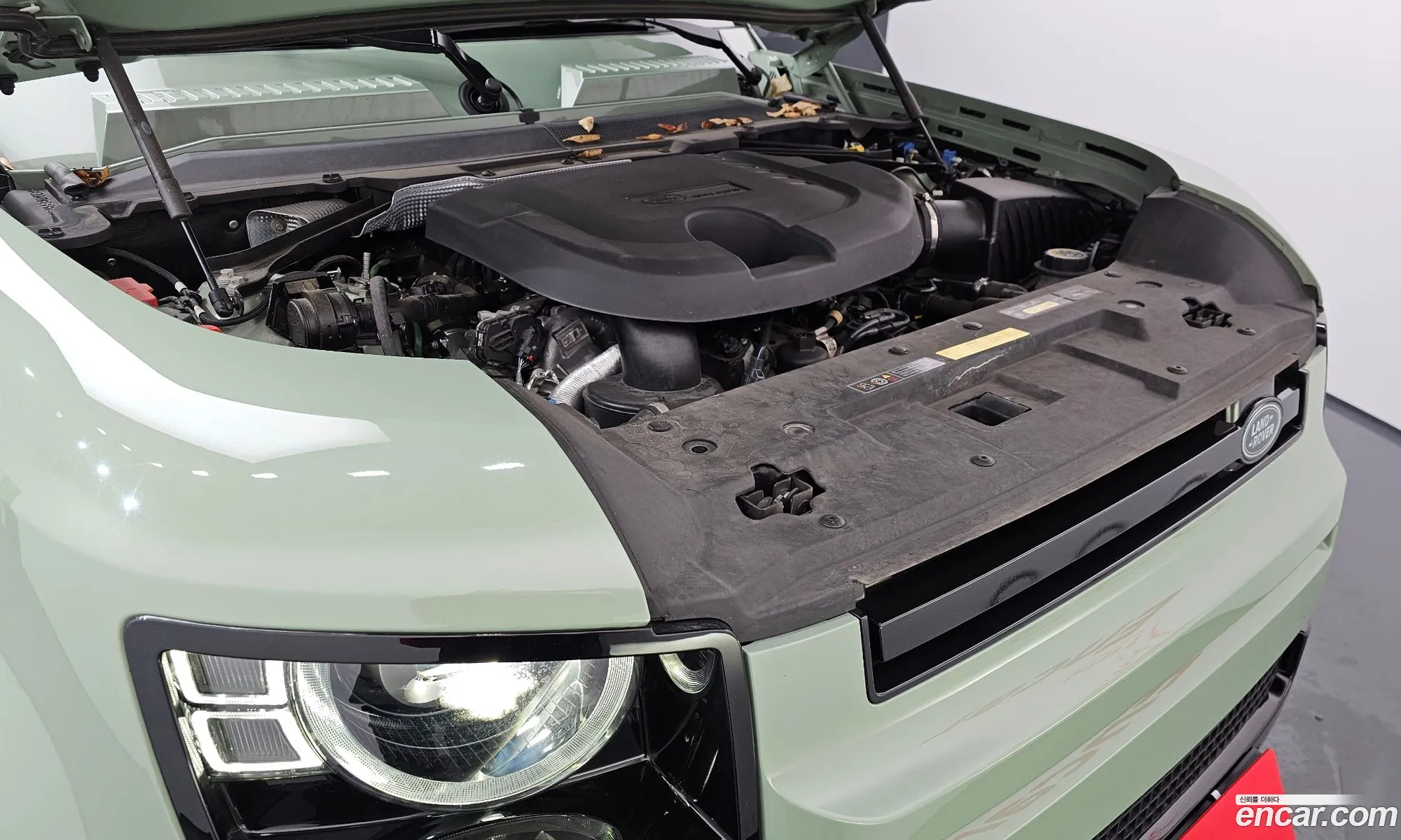Land Rover Defender 2023 — 4