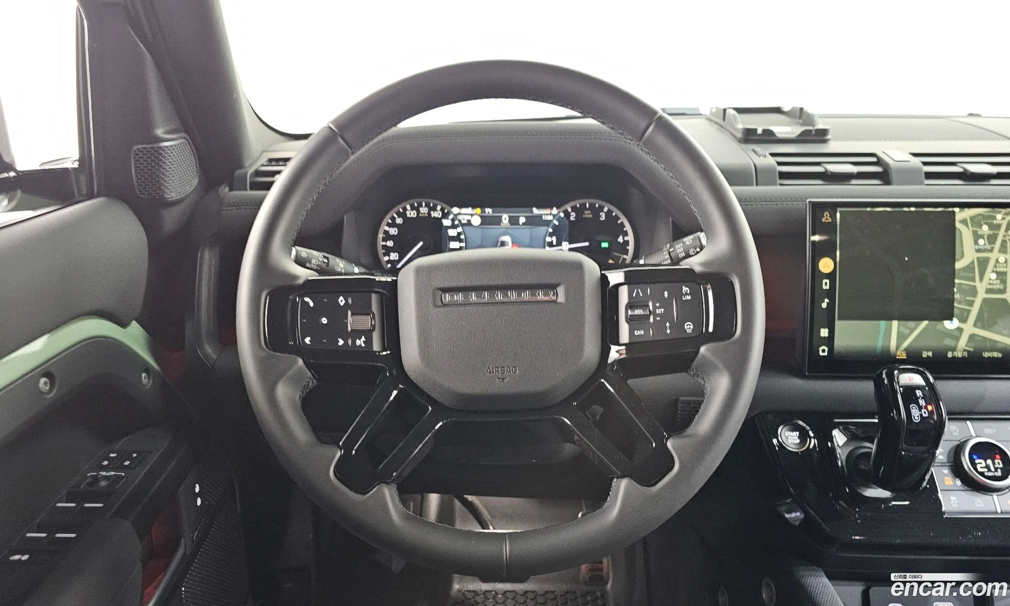 Land Rover Defender 2023 — 14