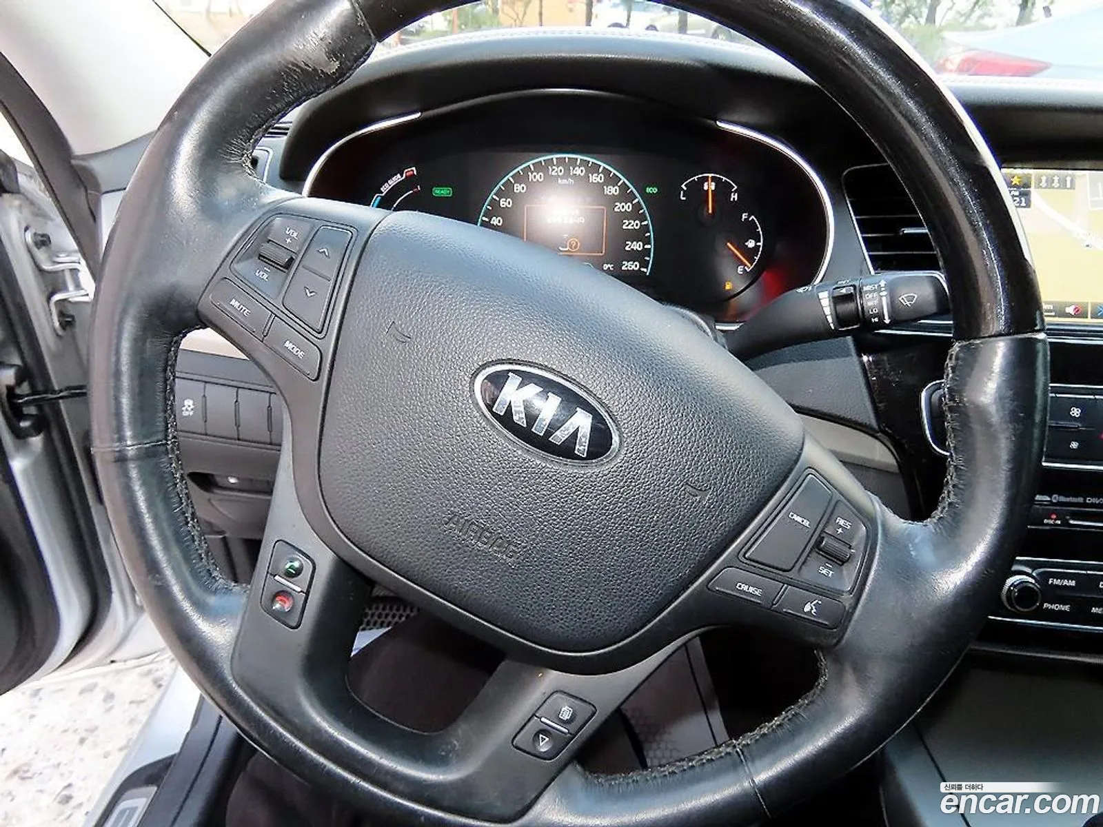 Kia K7 Hybrid 2014 — 10