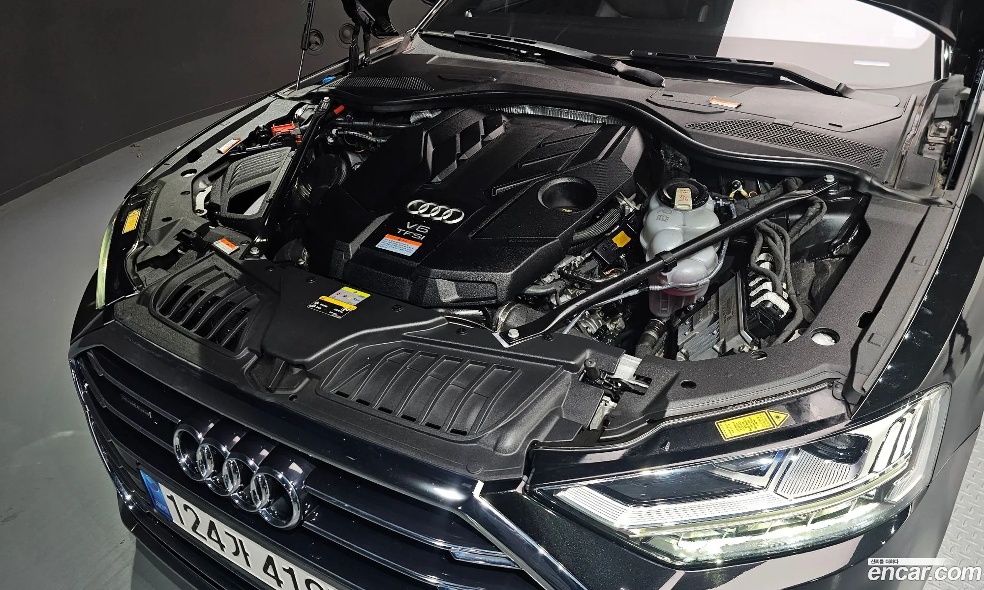 Audi A8 2021 WAUZZZF82MN013496 — 17