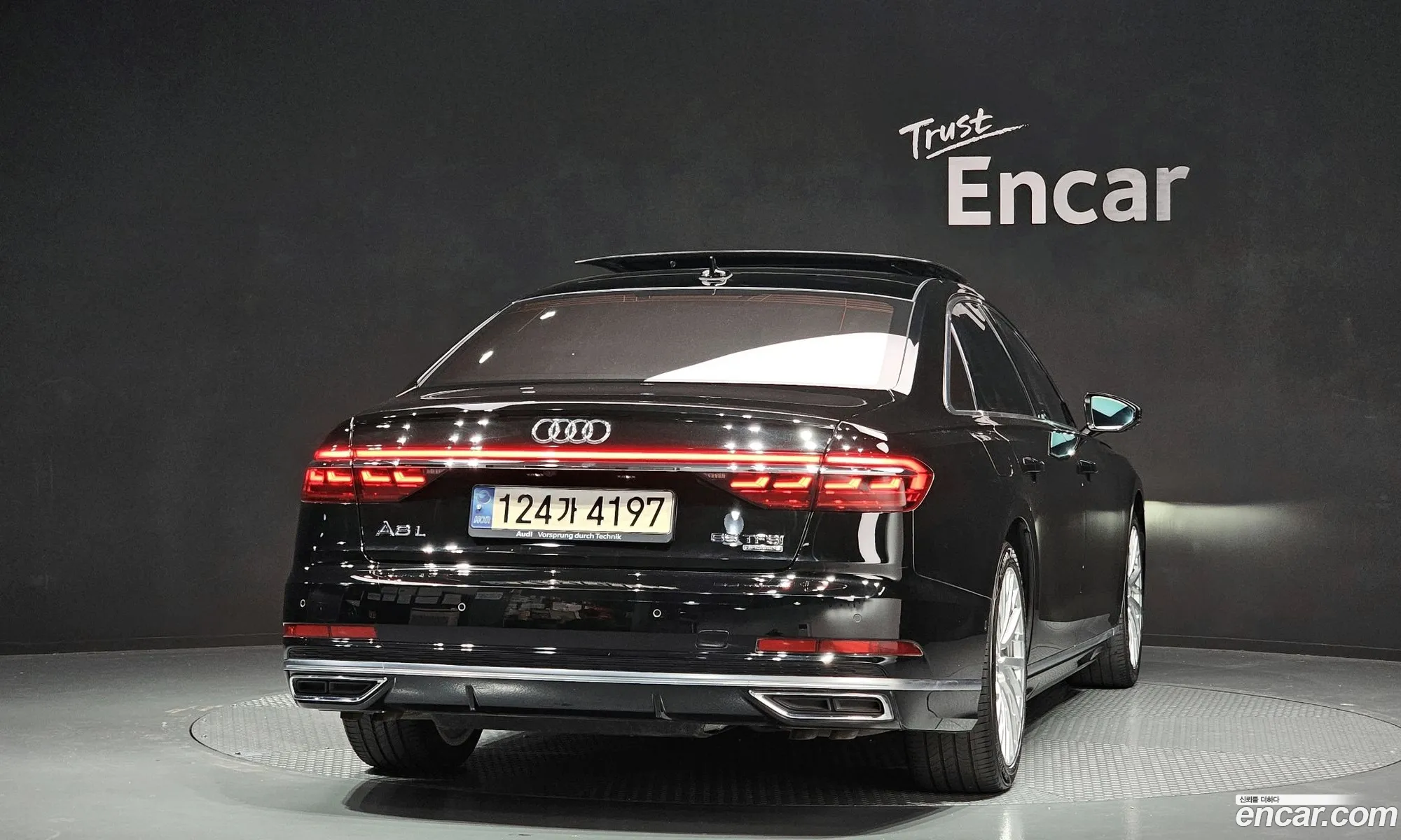Audi A8 2021 WAUZZZF82MN013496 — 2