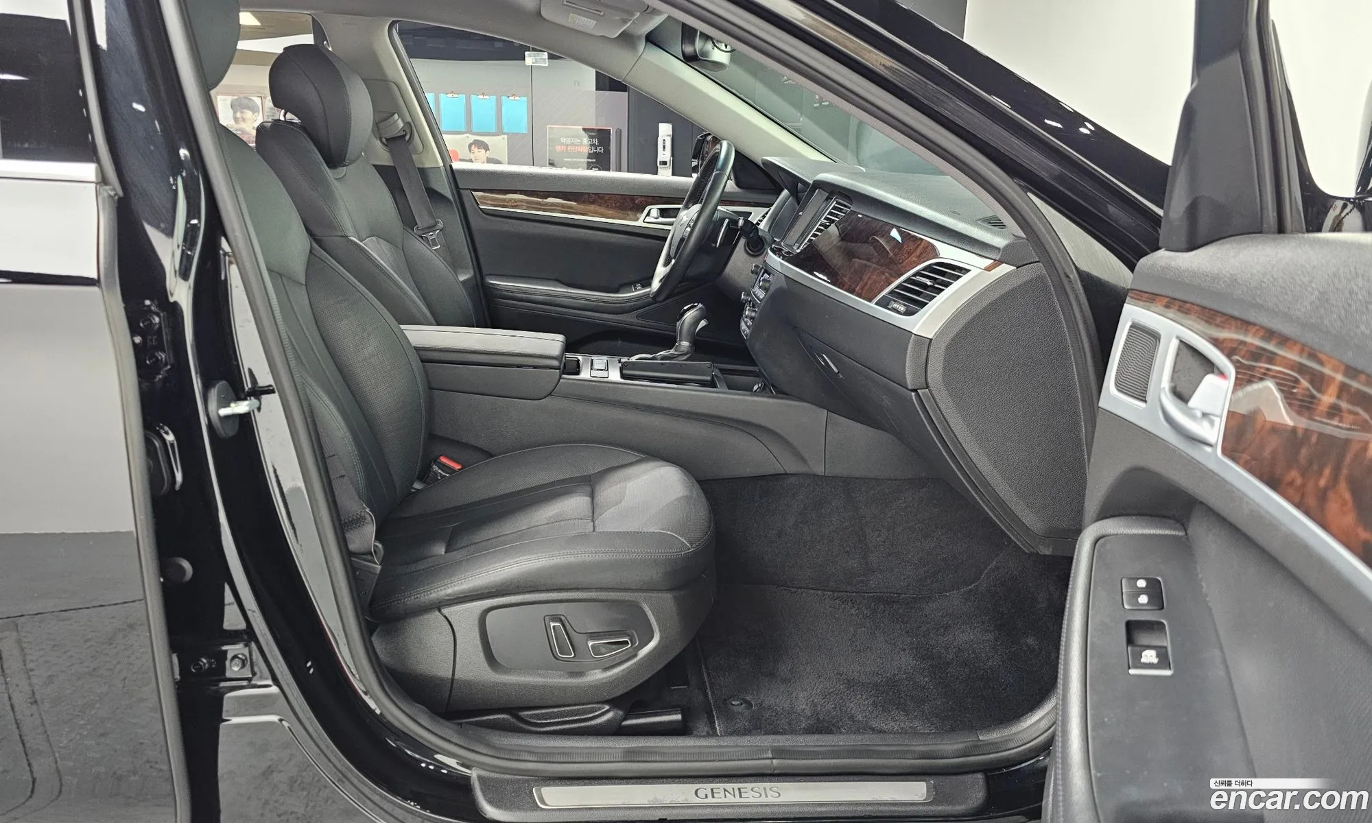Hyundai Genesis DH 2014 — 18