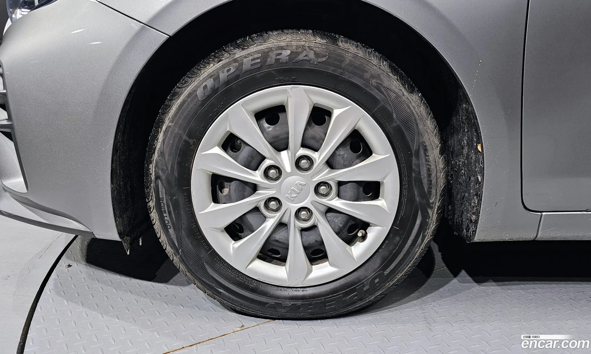Kia K3 2019 — 17