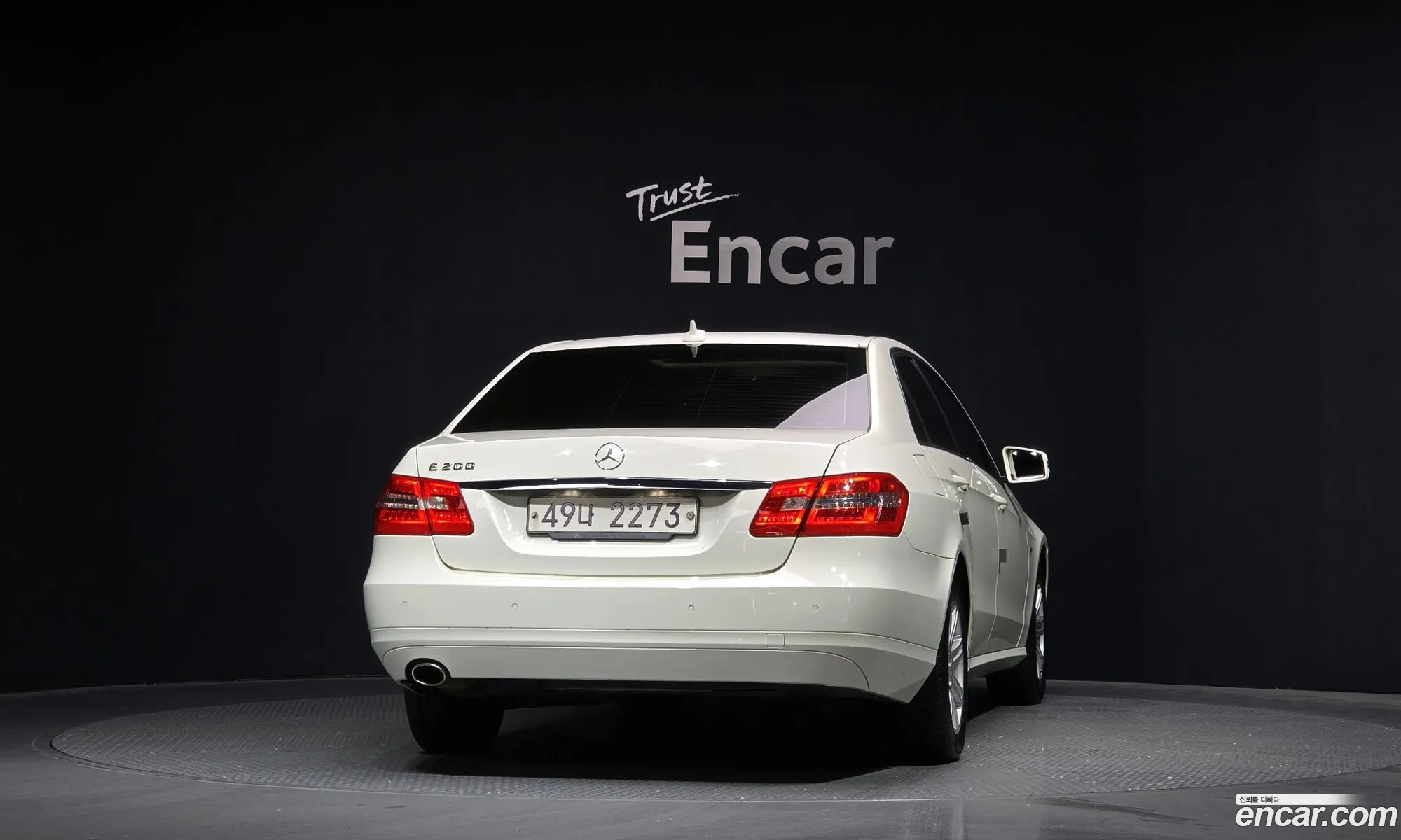 Mercedes-Benz E-Class W212 2012 WDDHF4JB8CA650000 — 9