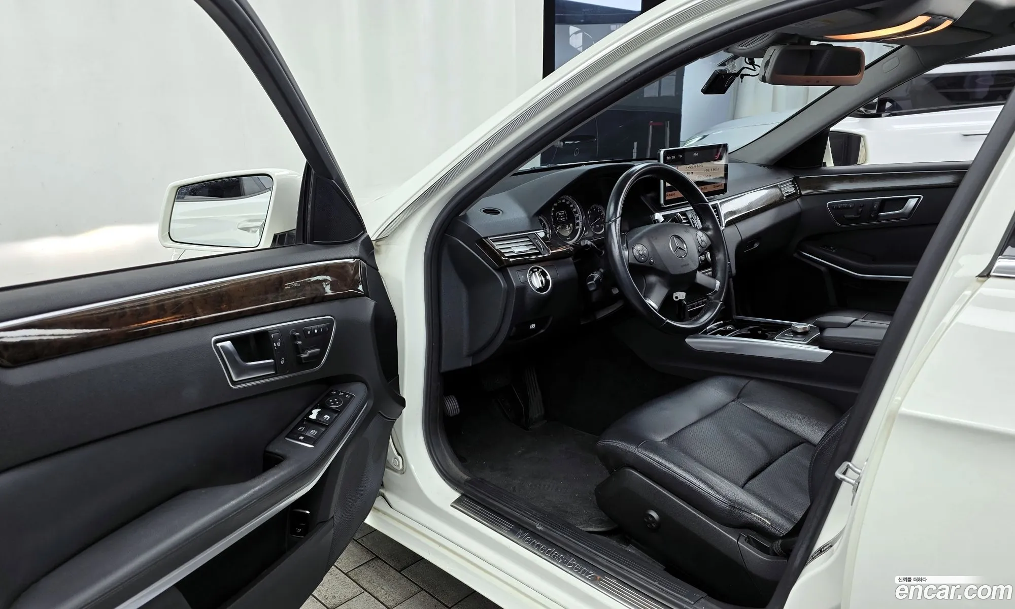 Mercedes-Benz E-Class W212 2012 WDDHF4JB8CA650000 — 2