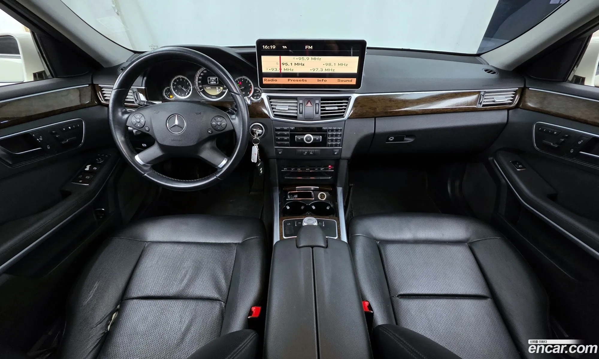 Mercedes-Benz E-Class W212 2012 WDDHF4JB8CA650000 — 10