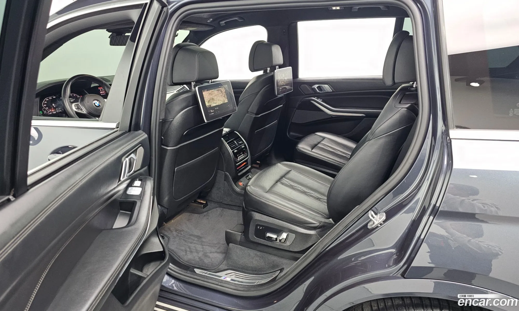 BMW X7 2020 WBACW2102M9E11617 — 17