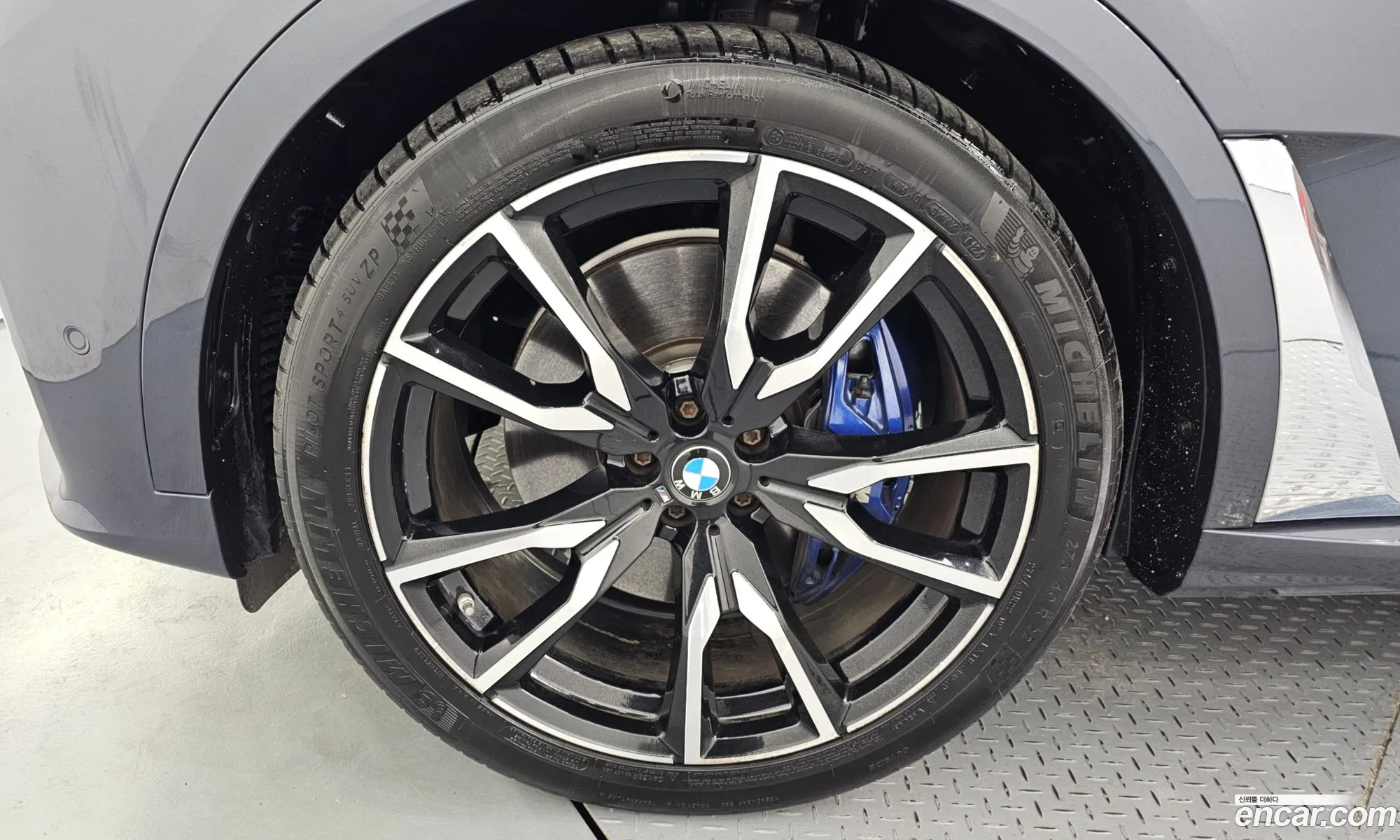 BMW X7 2020 WBACW2102M9E11617 — 18