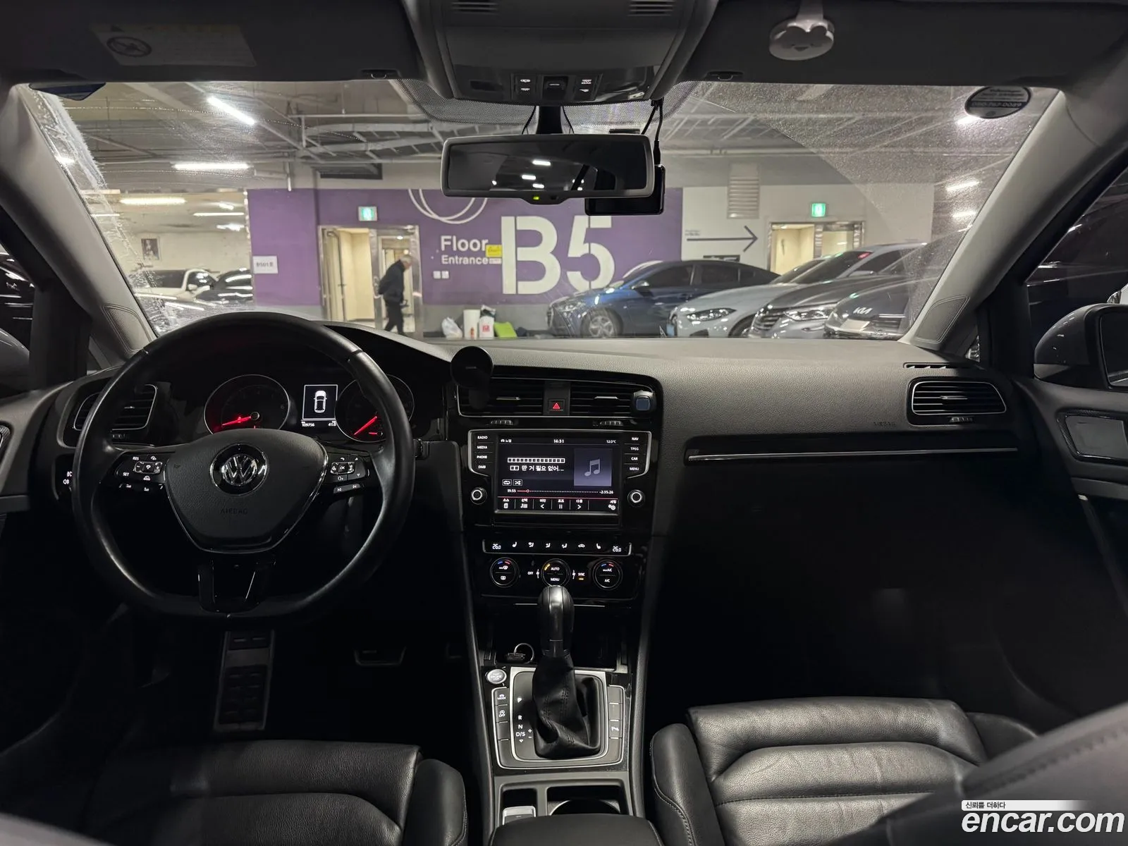 Volkswagen Golf 7th Gen 2016 — 7