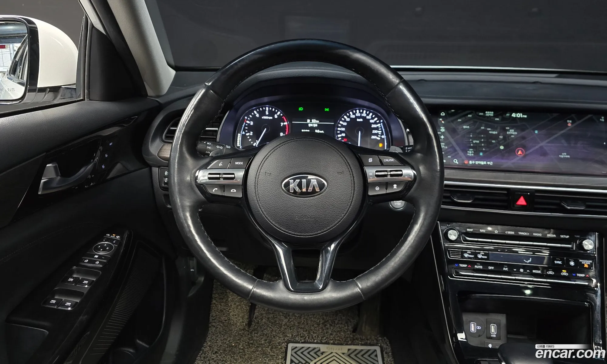 Kia K7 Premier 2019 KNALC41BBLA176570 — 13