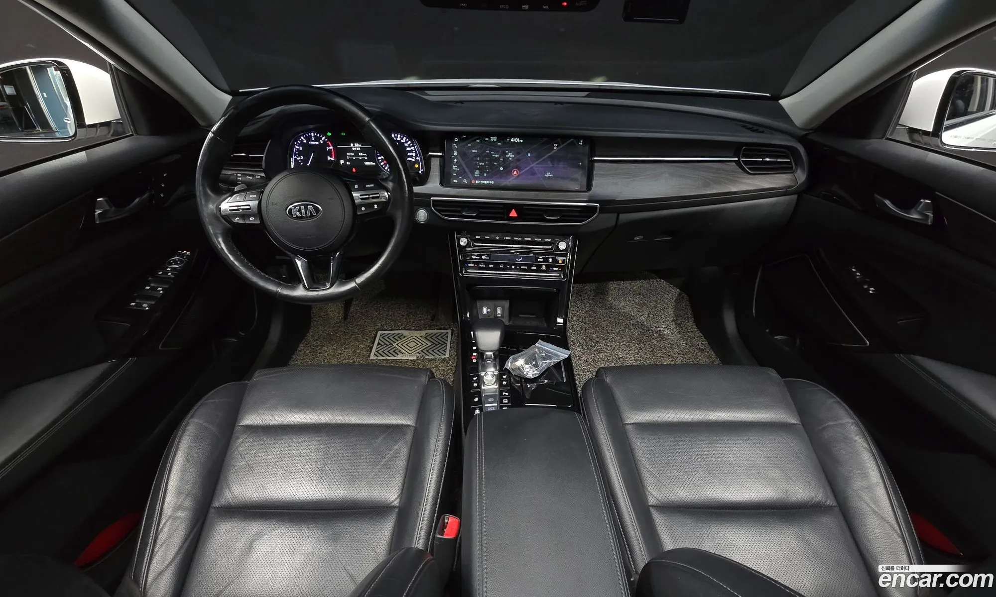 Kia K7 Premier 2019 KNALC41BBLA176570 — 10