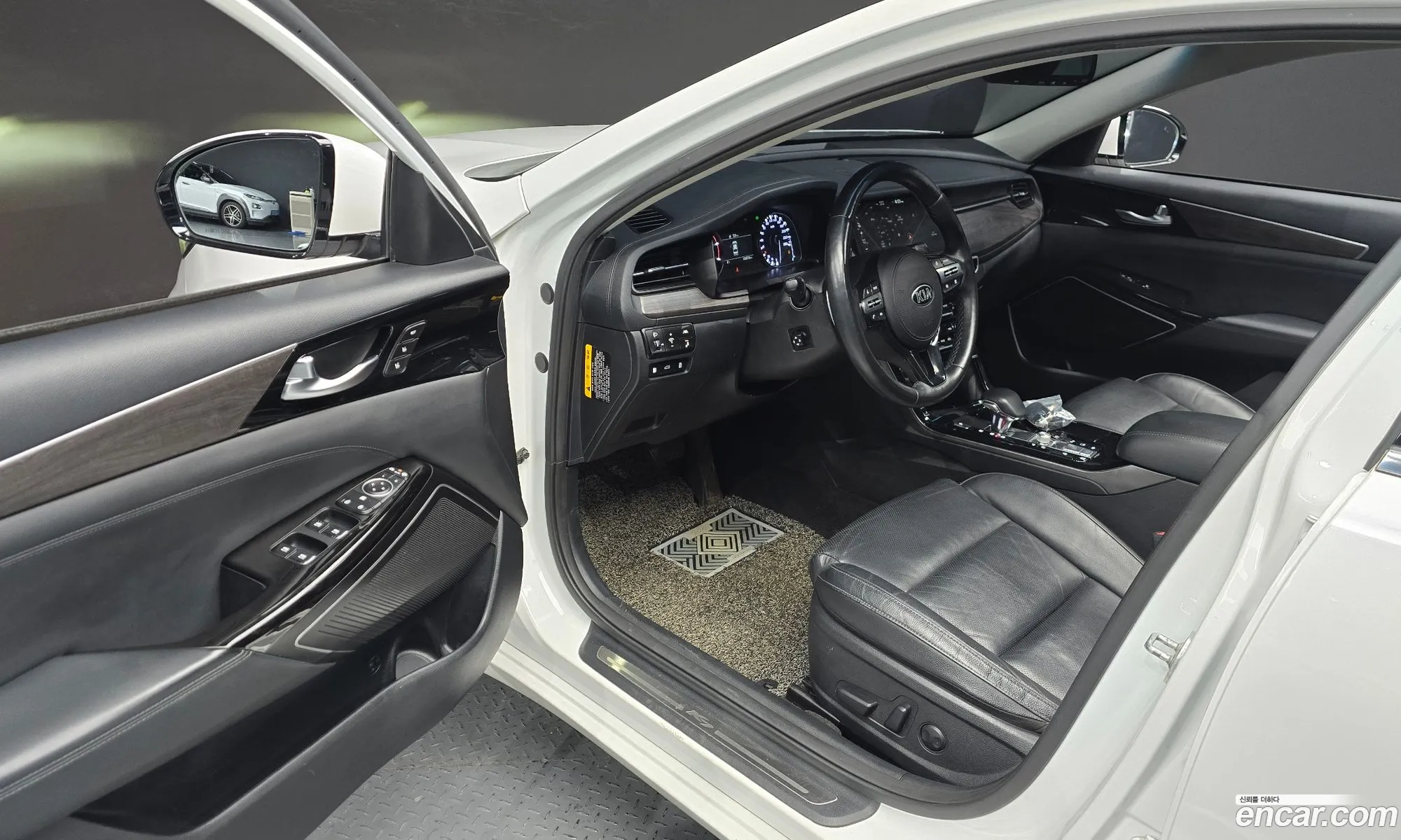 Kia K7 Premier 2019 KNALC41BBLA176570 — 20
