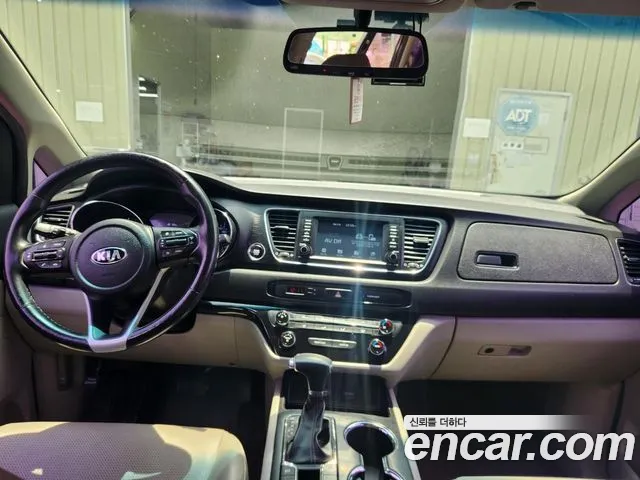 Kia Carnival 2018 — 6