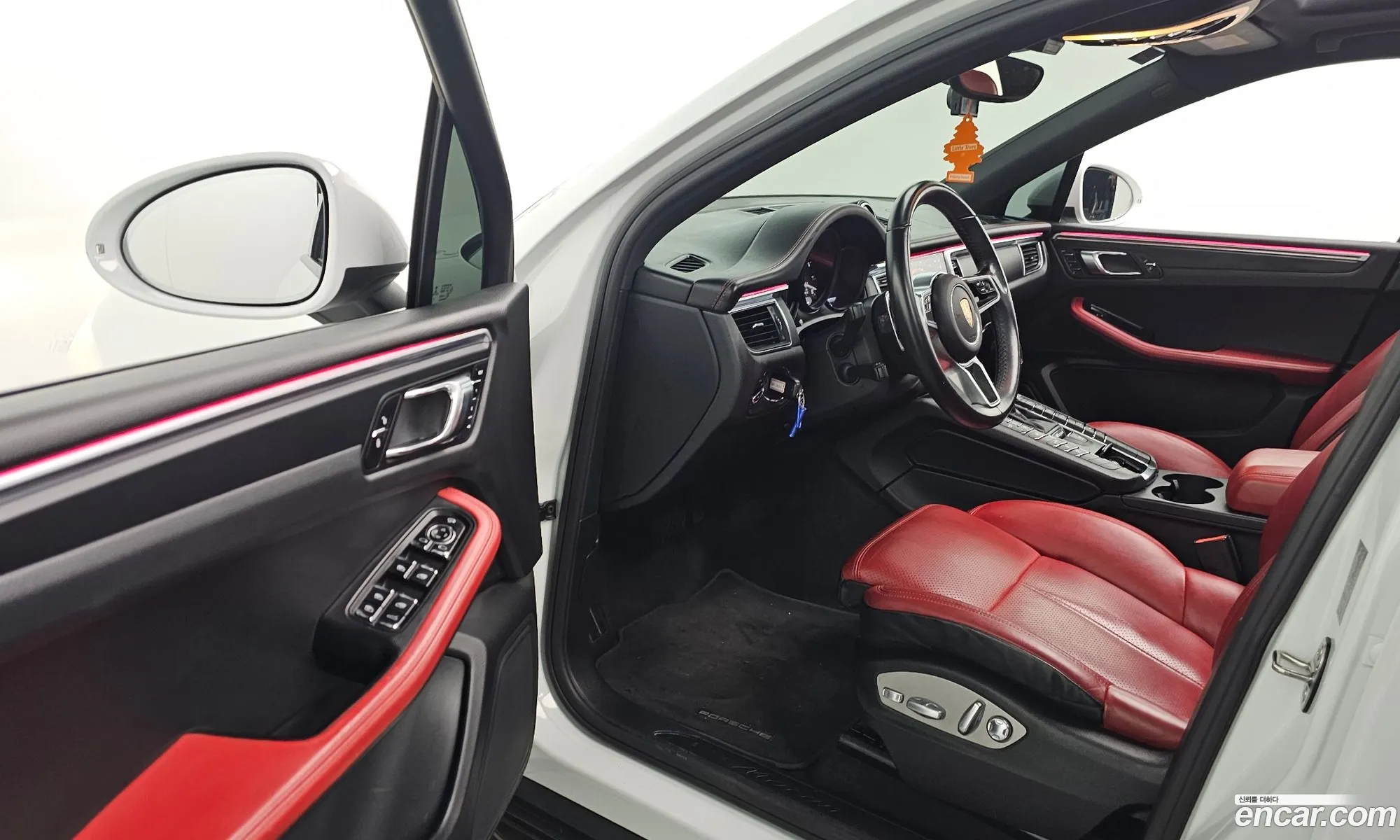 Porsche Macan 2018 WP1AA2953JLB15802 — 19
