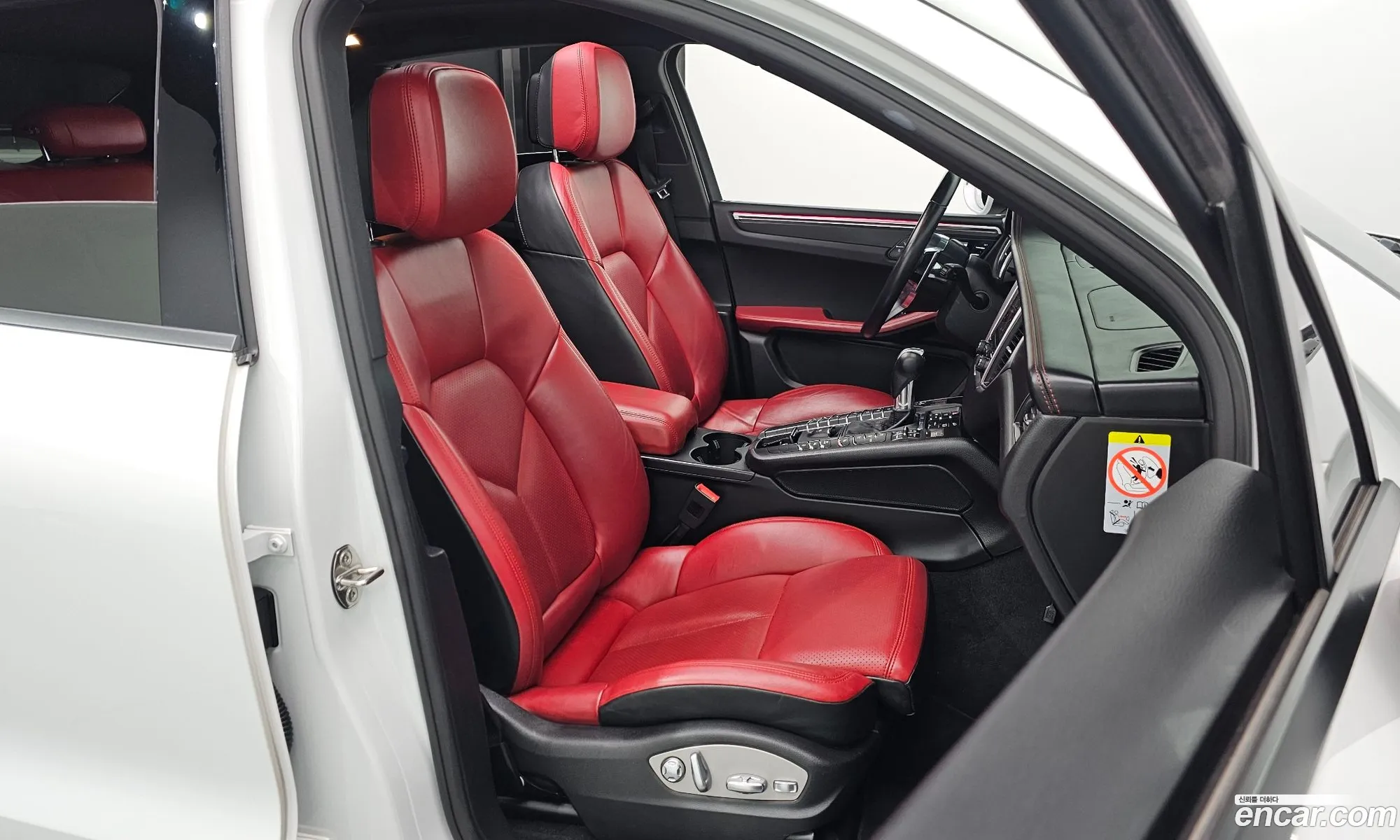 Porsche Macan 2018 WP1AA2953JLB15802 — 16