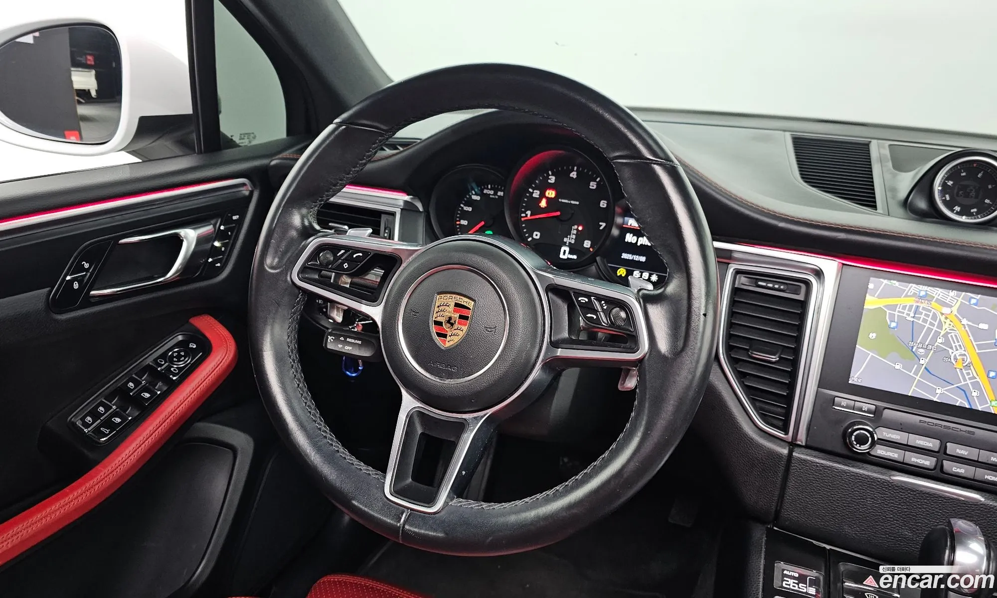 Porsche Macan 2018 WP1AA2953JLB15802 — 2