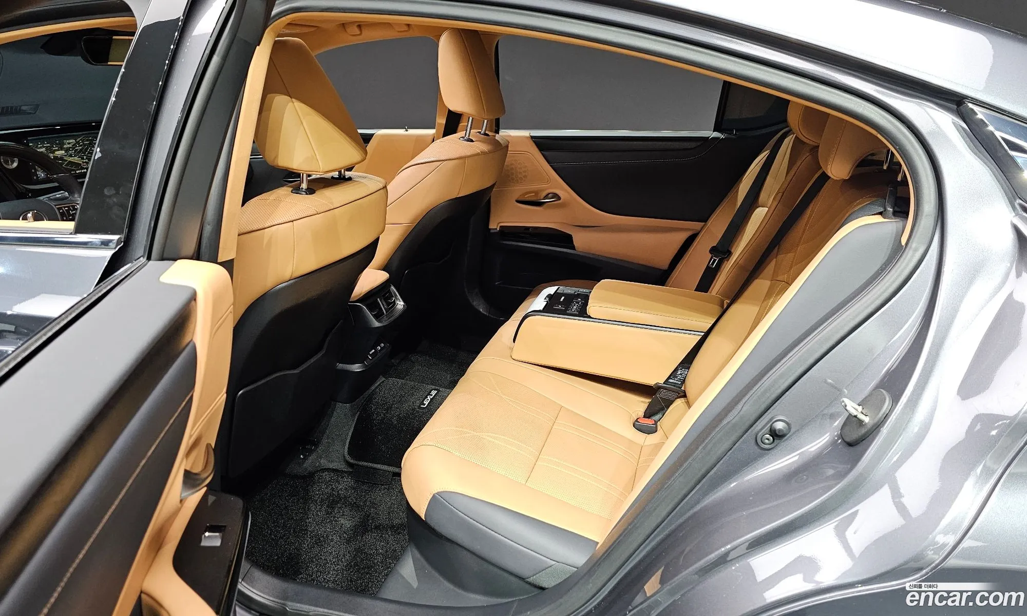 Lexus ES300h 7th Gen 2023 JTHBA1C1XP2014680 — 17