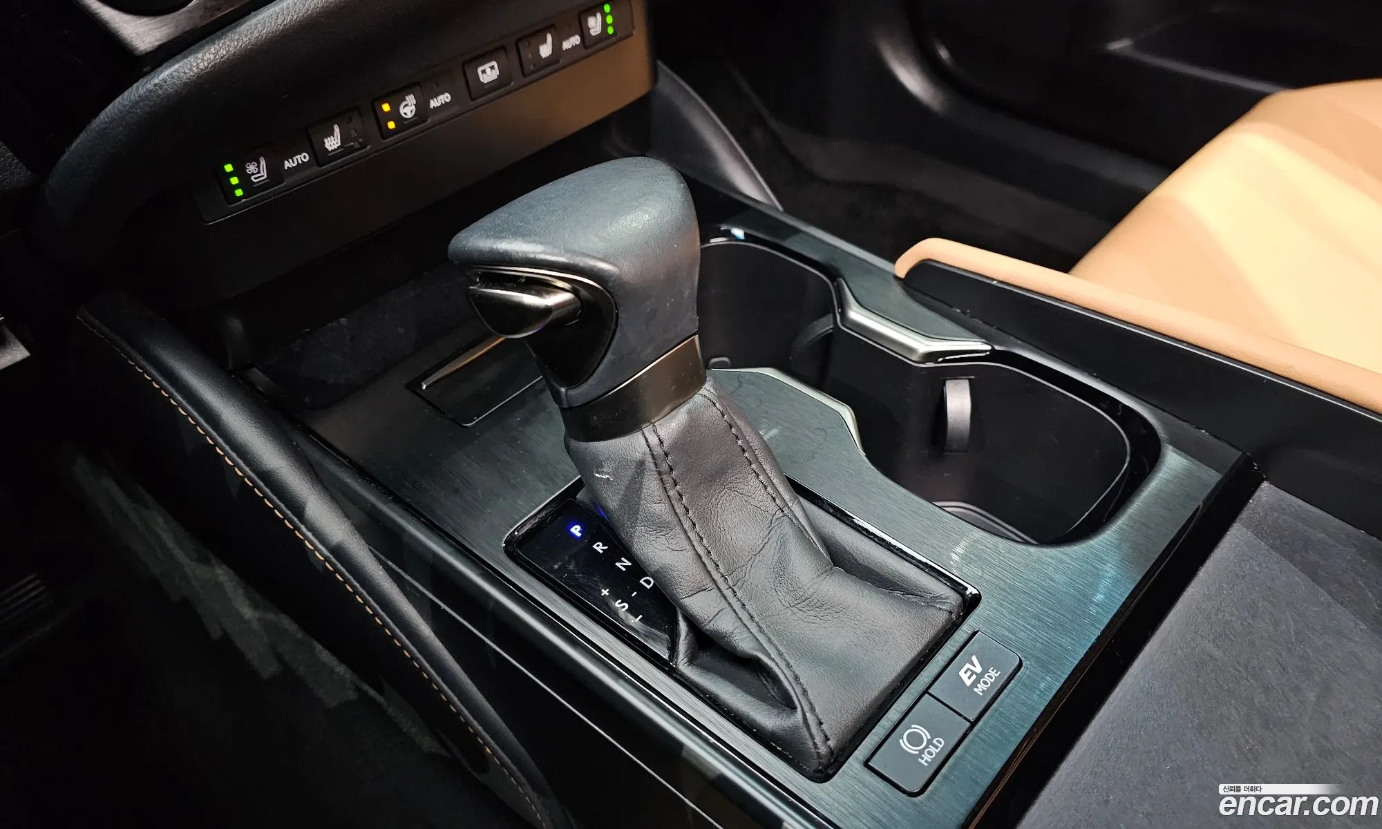 Lexus ES300h 7th Gen 2023 JTHBA1C1XP2014680 — 16