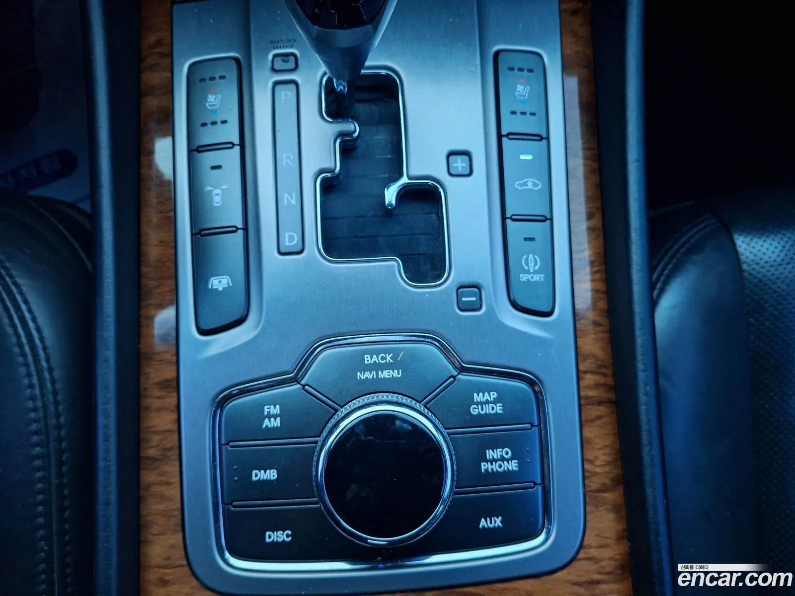 Hyundai Equus 2010 — 12