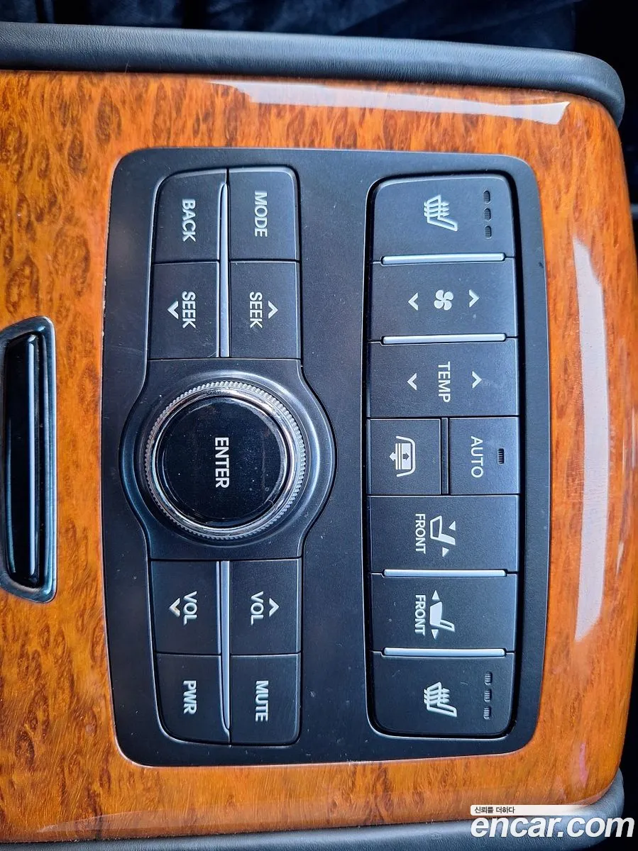 Hyundai Equus 2010 — 13