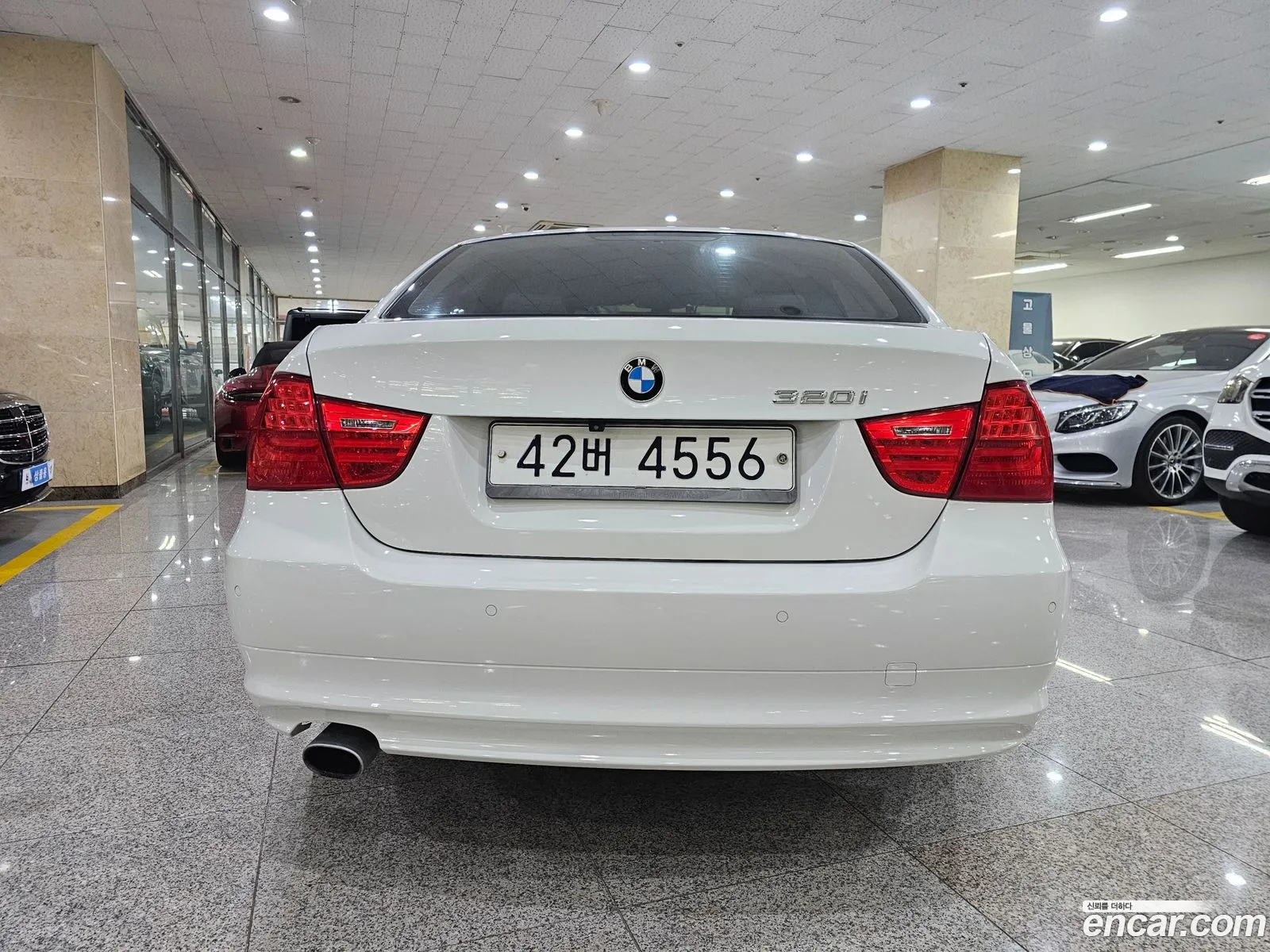 BMW 3 Series 2011 — 12