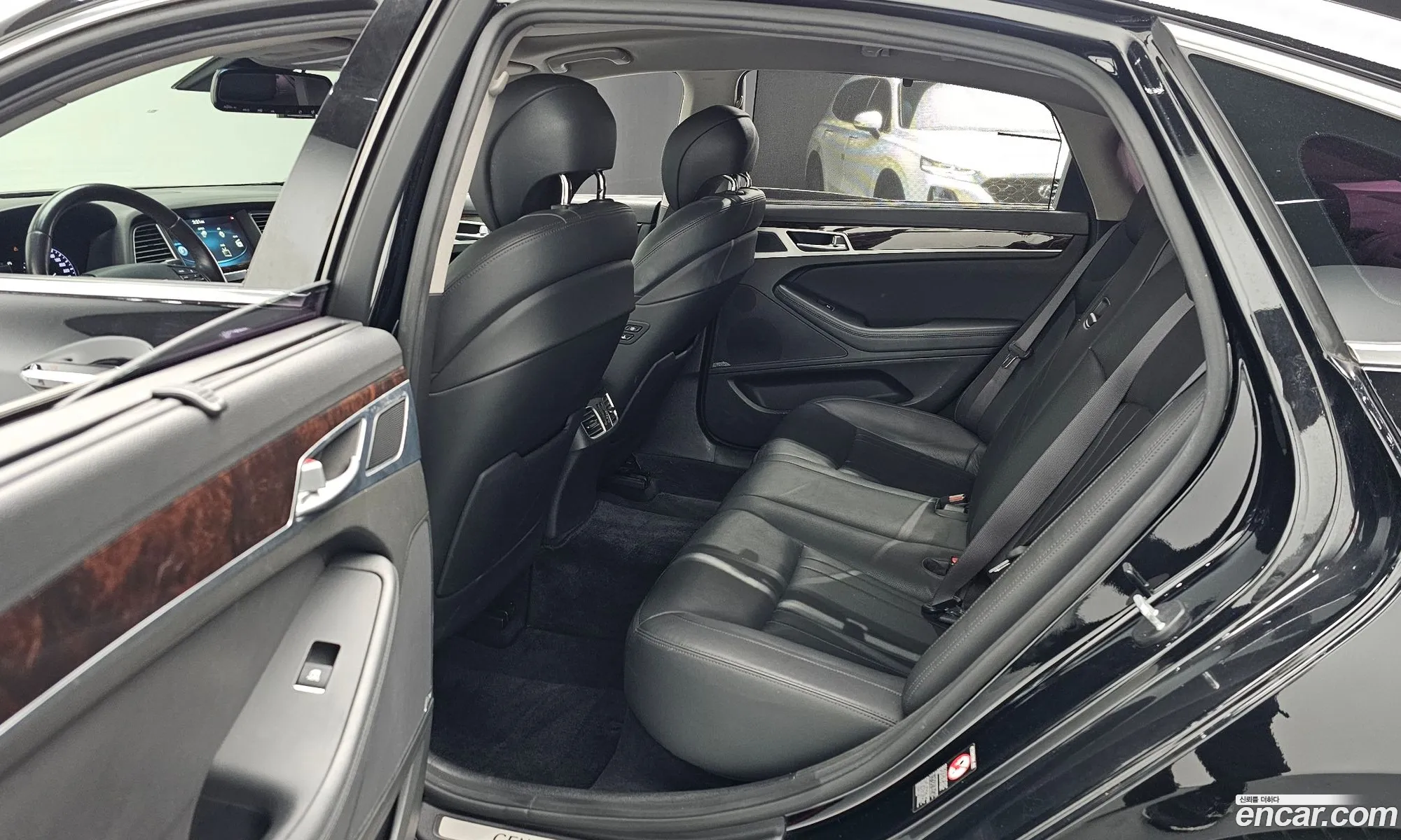 Hyundai Genesis DH 2015 — 5