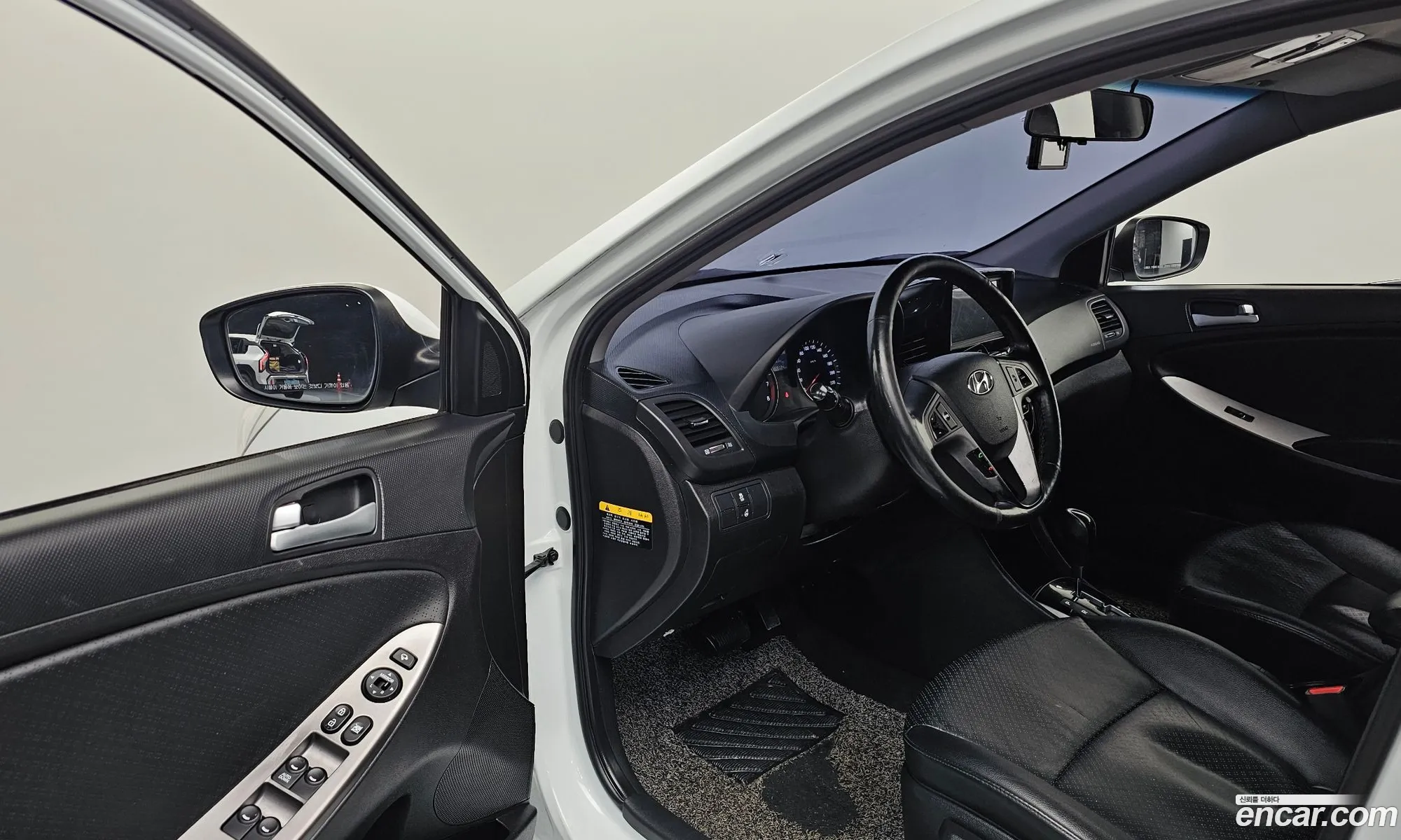 Hyundai Accent 2016 — 10