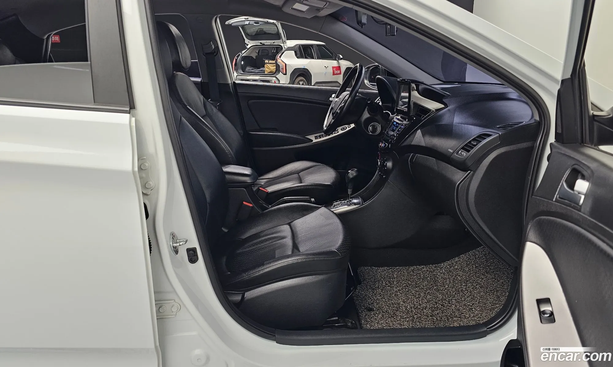 Hyundai Accent 2016 — 14