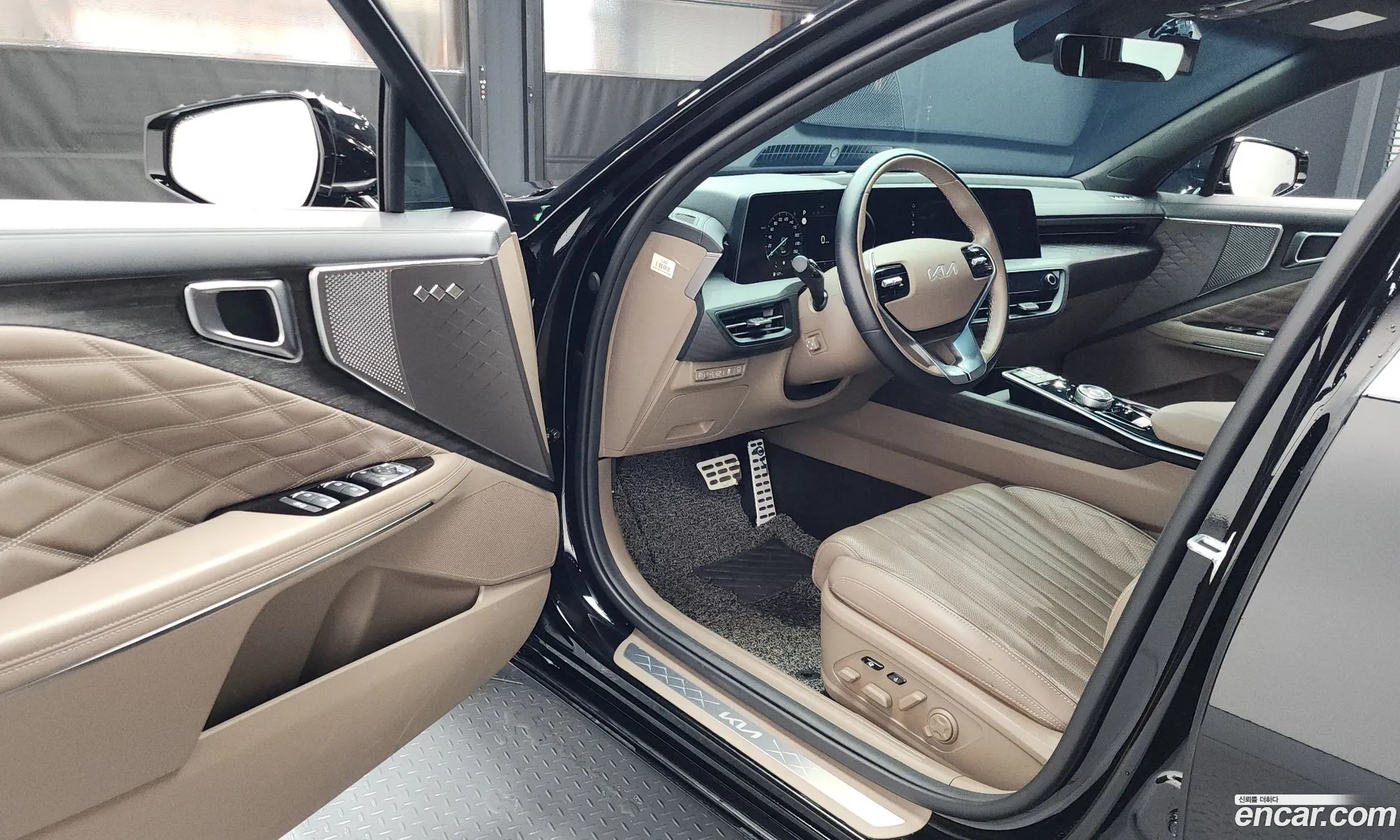 Kia K8 Hybrid 2022 — 13