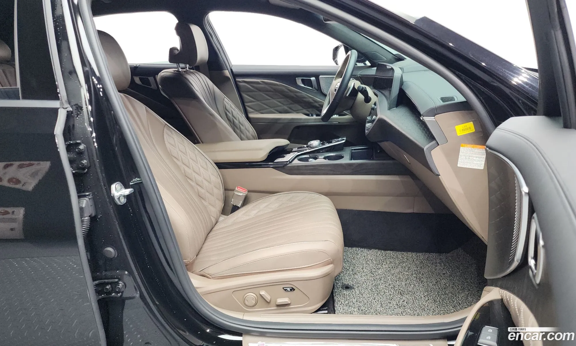 Kia K8 Hybrid 2022 — 7