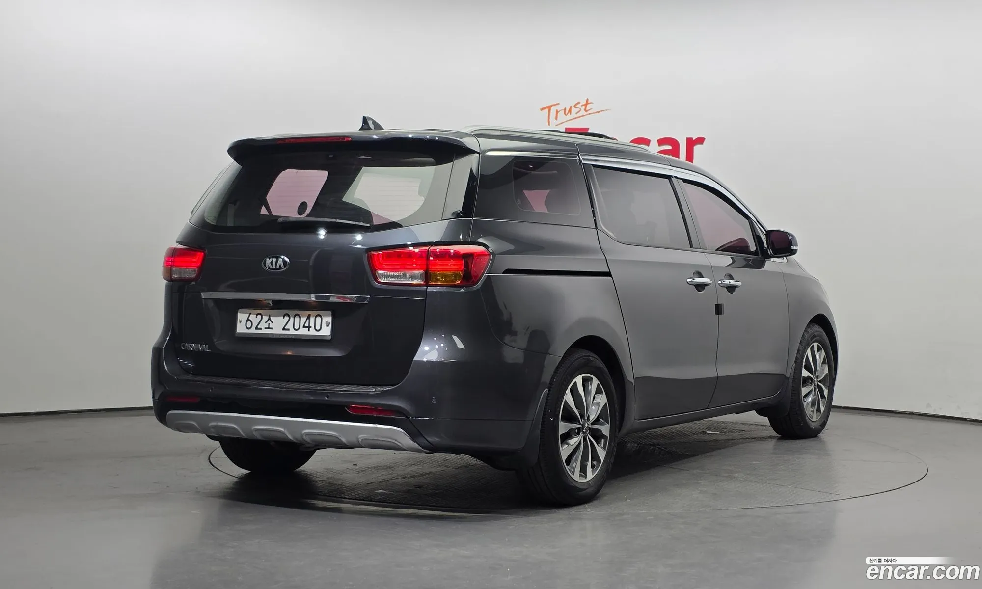 Kia Carnival 2014 — 10