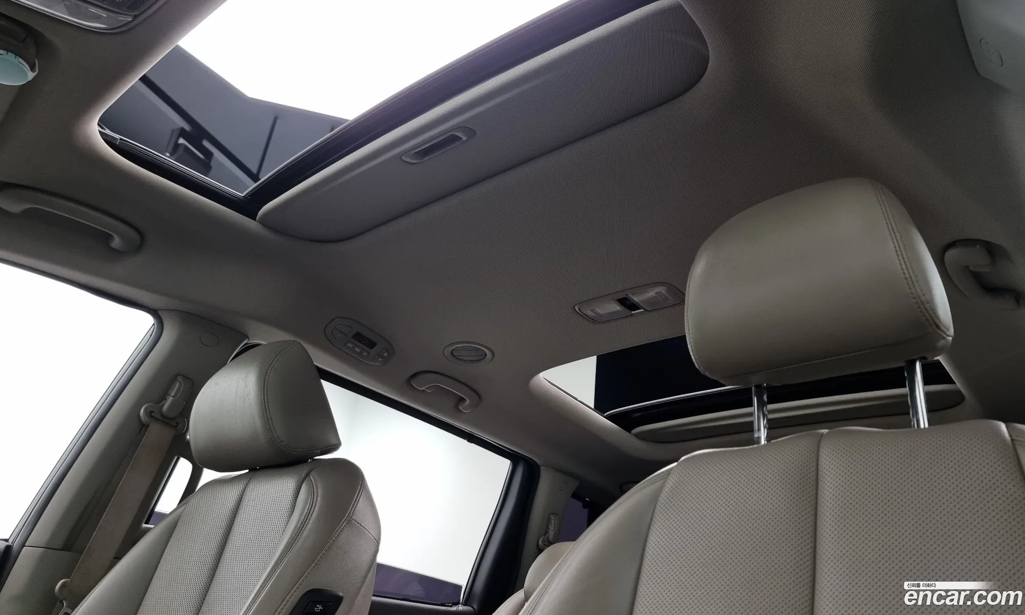Kia Carnival 2015 — 11