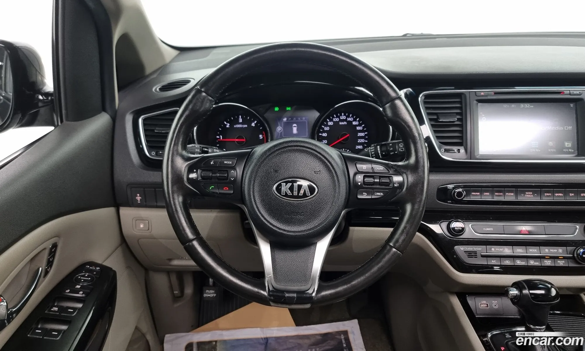 Kia Carnival 2015 — 8